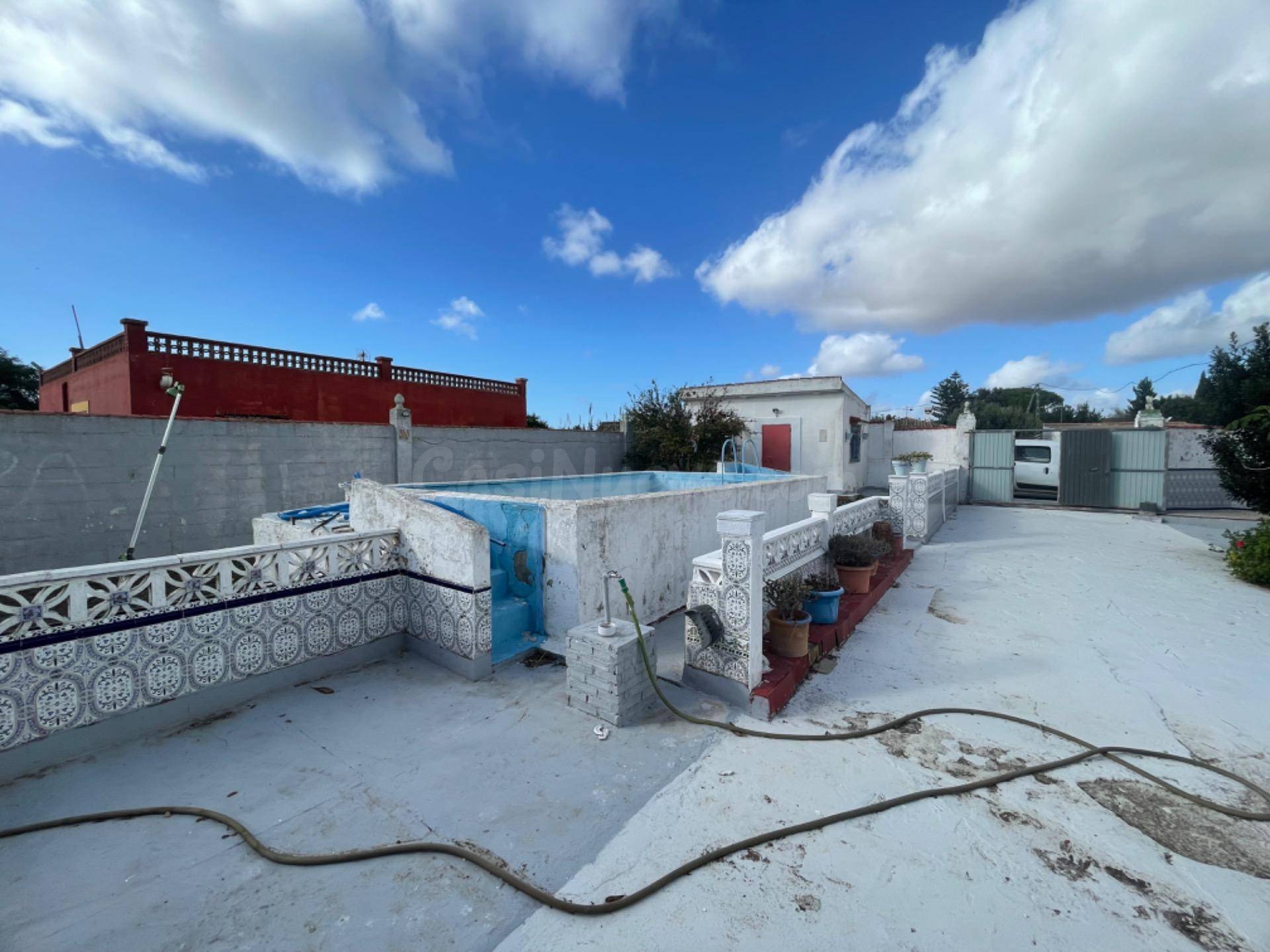 CHALET HIPOTECABLE EN CHICLANA