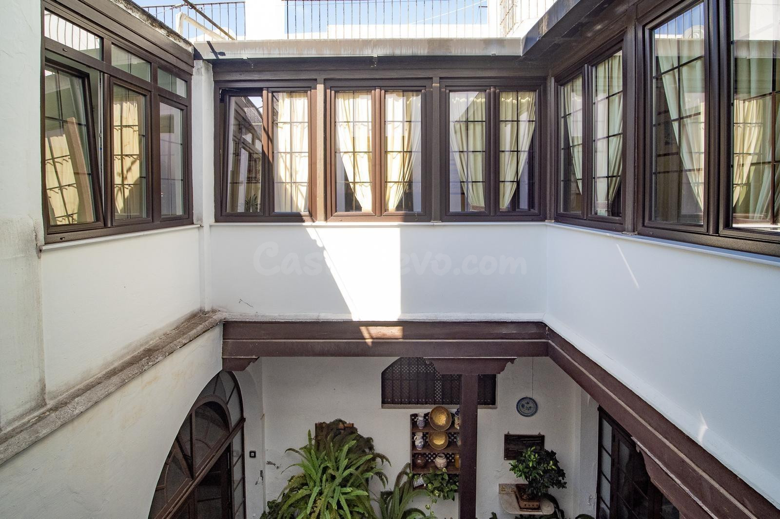 PRECIOSA CASA SEÑORIAL EN EL CENTRO DE SANLUCAR