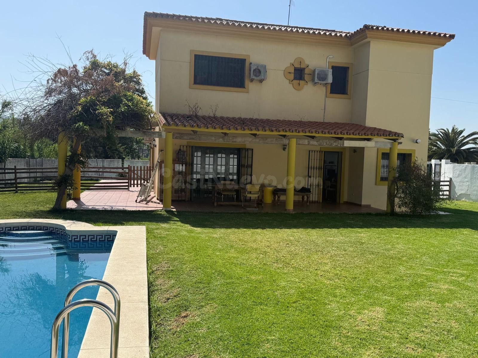 CHALET CON PISCINA EN ALGECIRAS