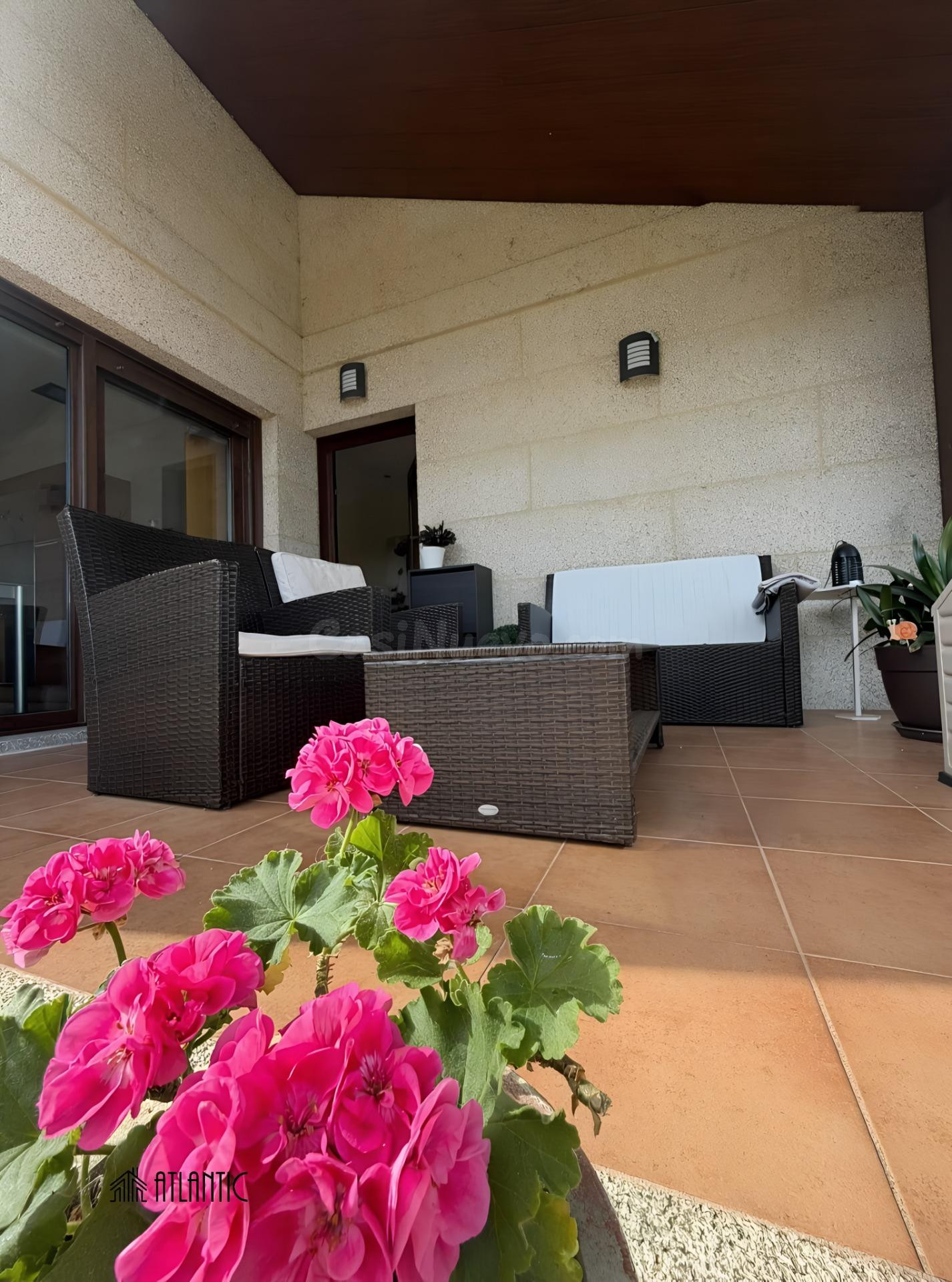 Casa con encantadoras vistas al mar, jardín, piscina y 5 hab