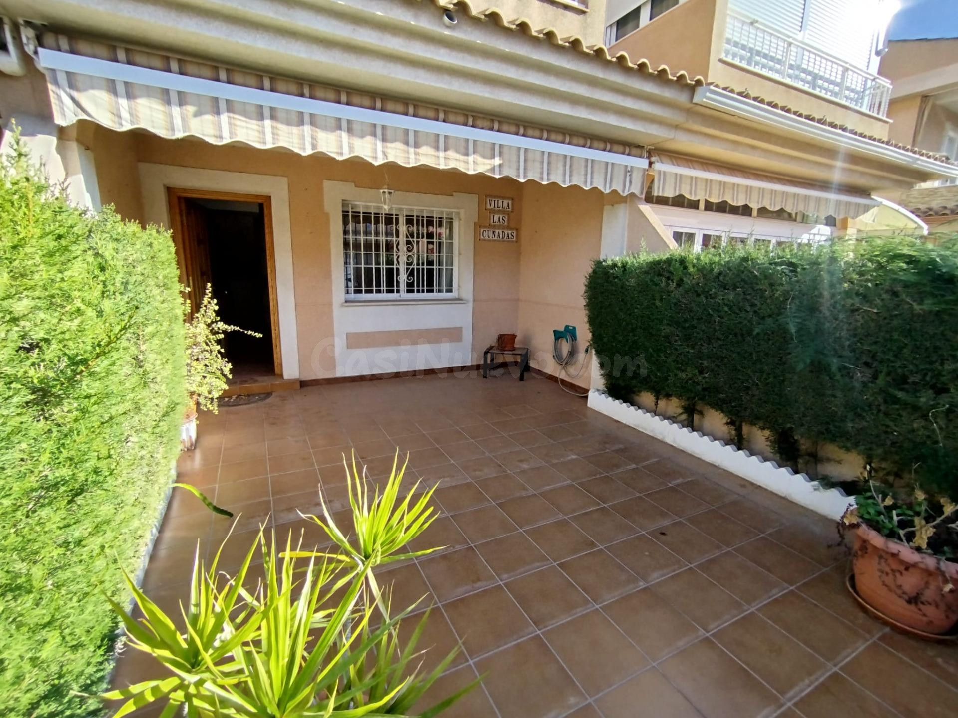 CHALET ADOSADO EN SANTIAGO DE LA RIBERA