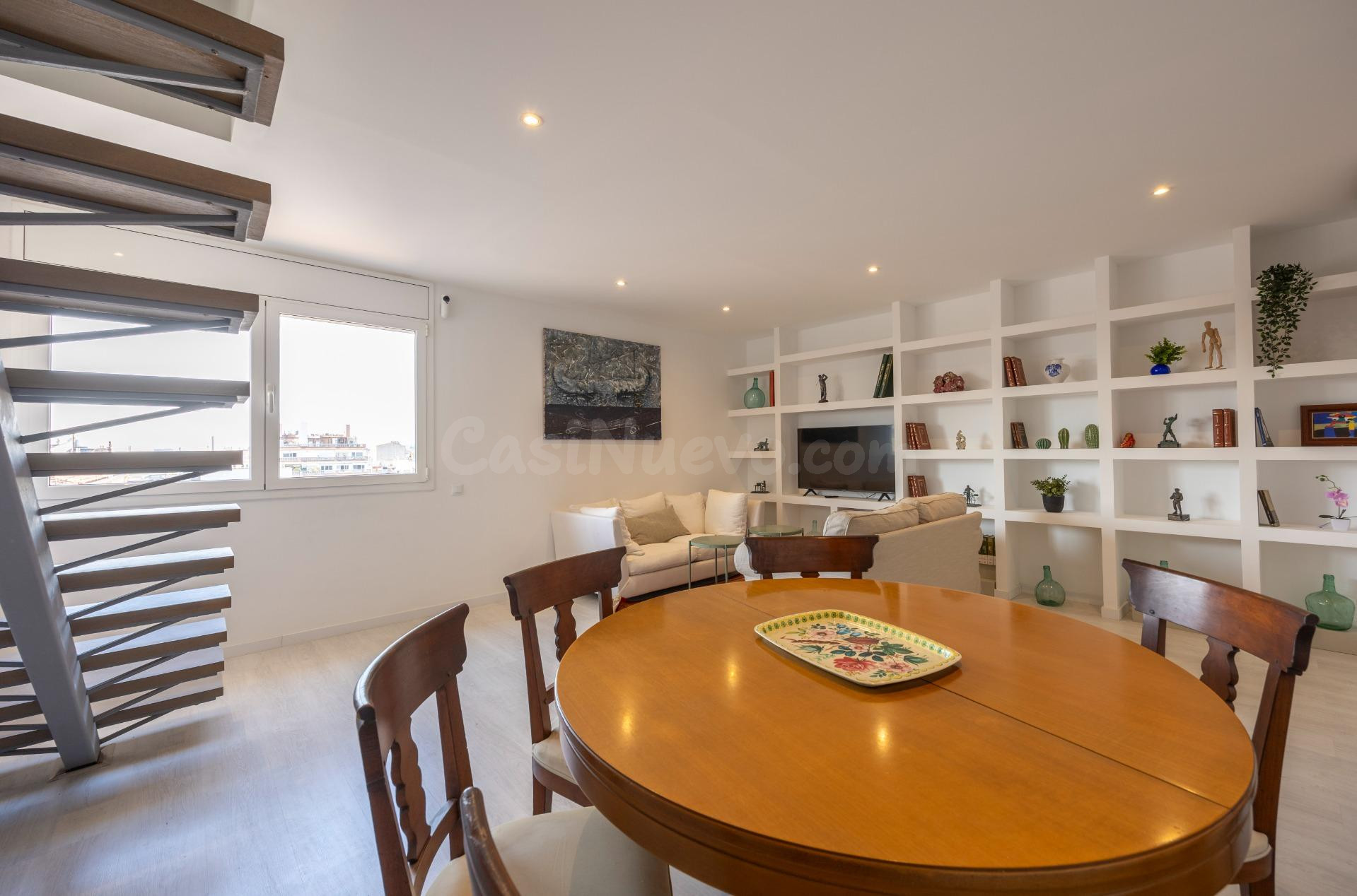Se Vende Exclusivo ático dúplex reformado y amueblado en Ram - foto 3
