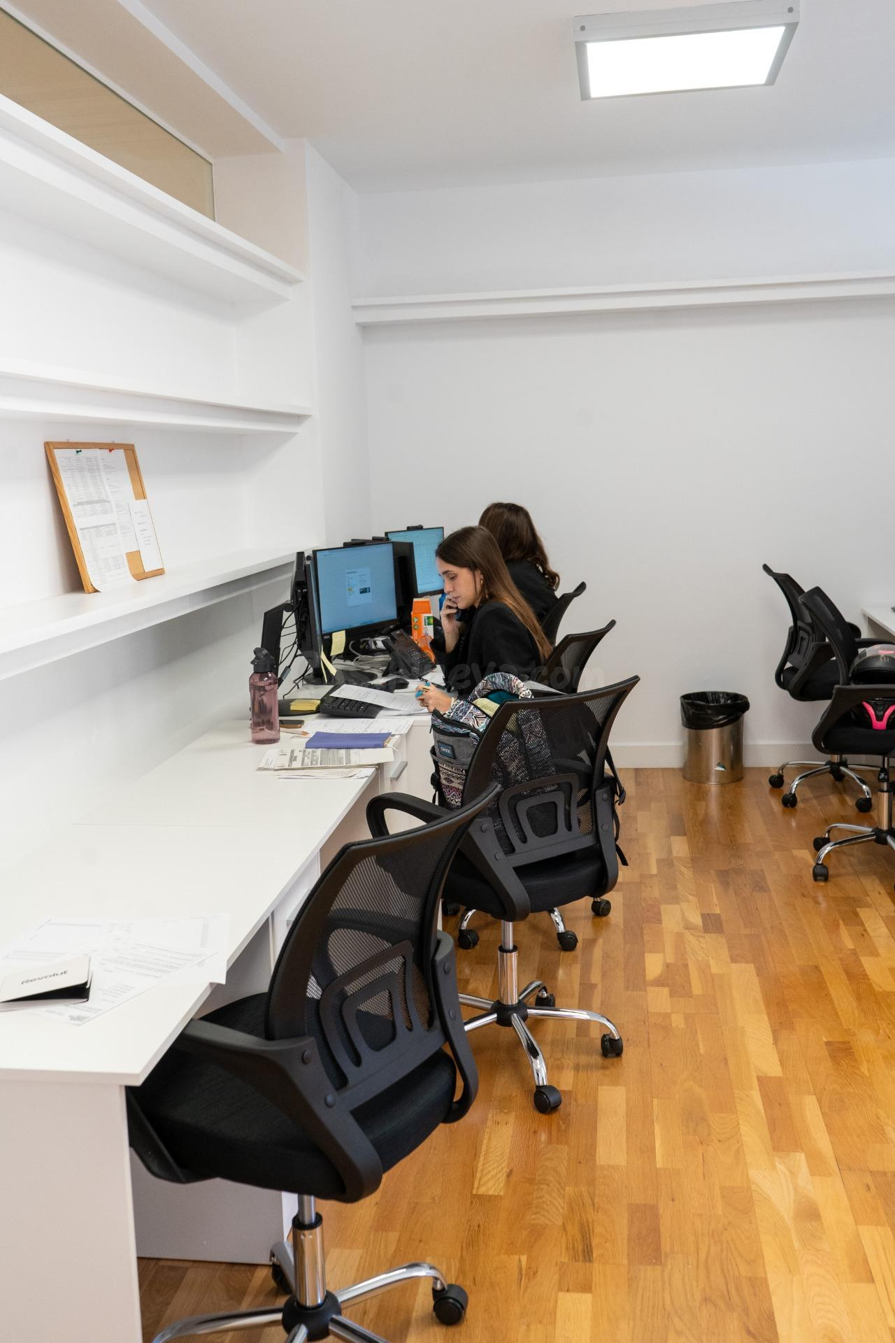 Alquiler de Despachos • Puestos de coworking desde 150 €/mes - foto 4