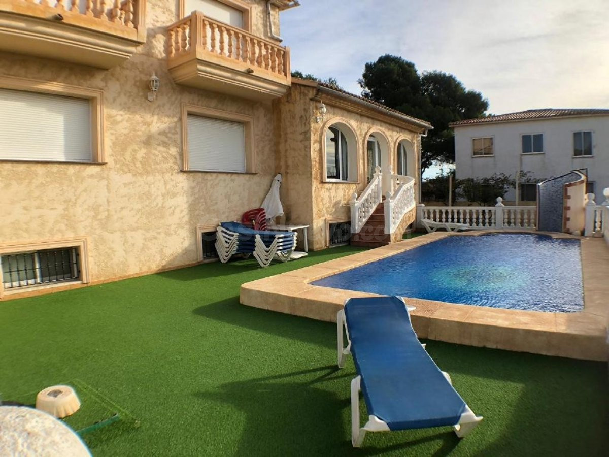 Villa en una ubicación excelente en Calpe - foto 2