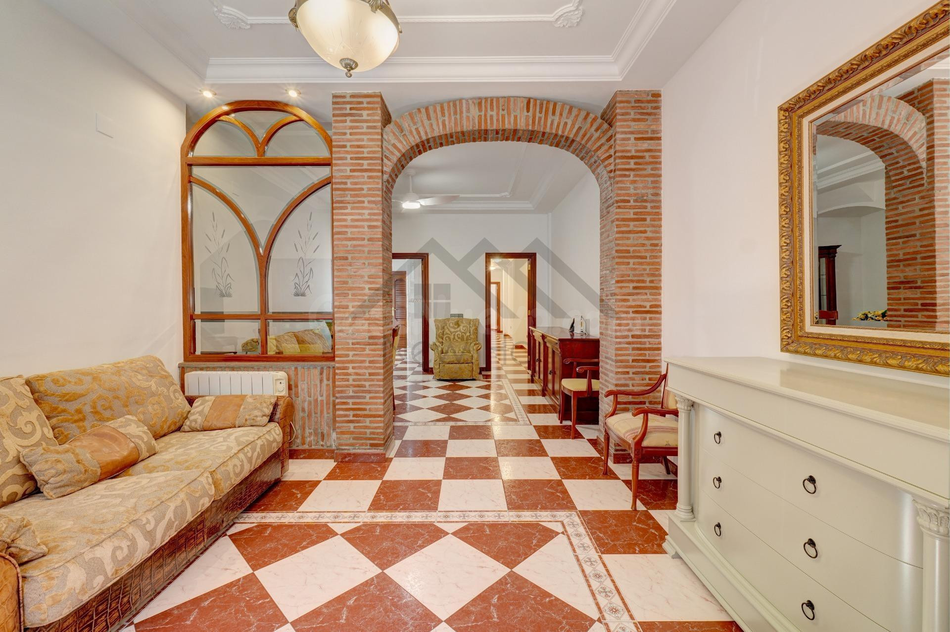 ¡Todo en Planta Baja! Encantadora Casa de Pueblo con Patio Privado en La Pobla de Vallbona
