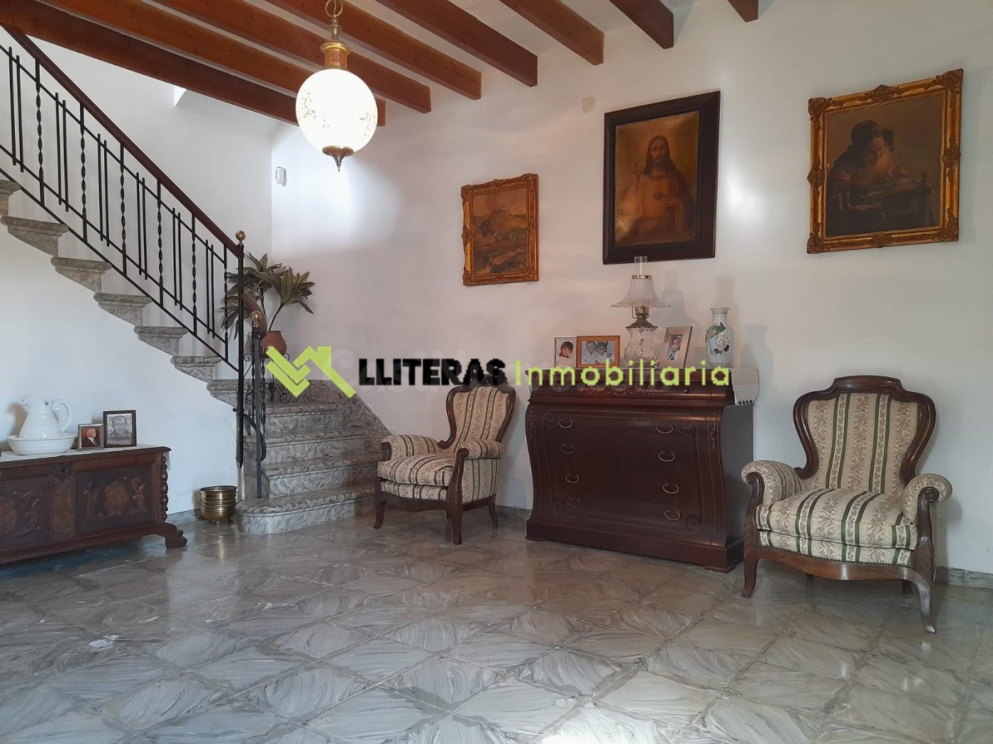 Casa de pueblo con bonitas vistas