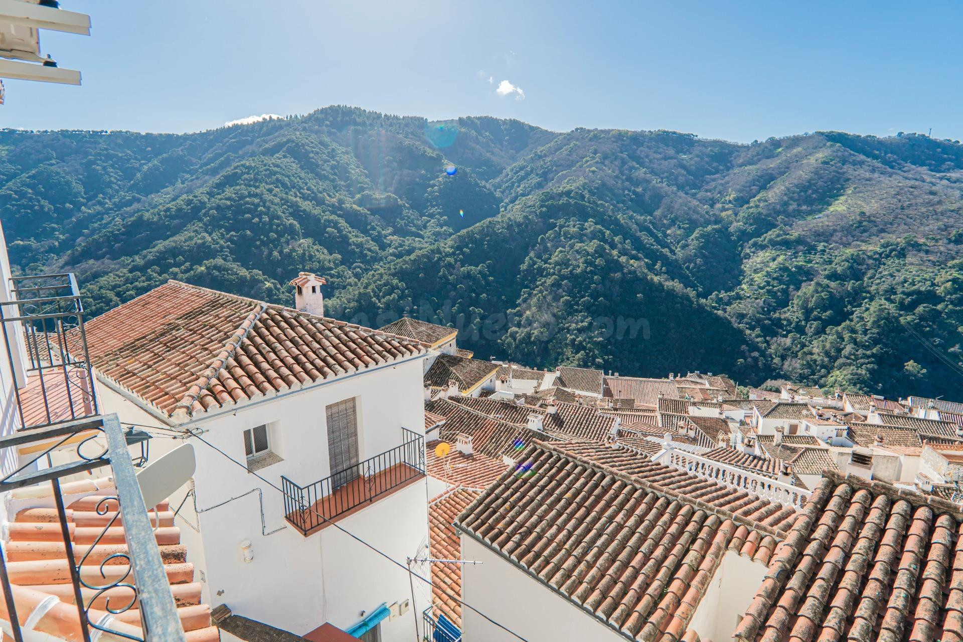CASA CON ENCANTO EN JUBRIQUE