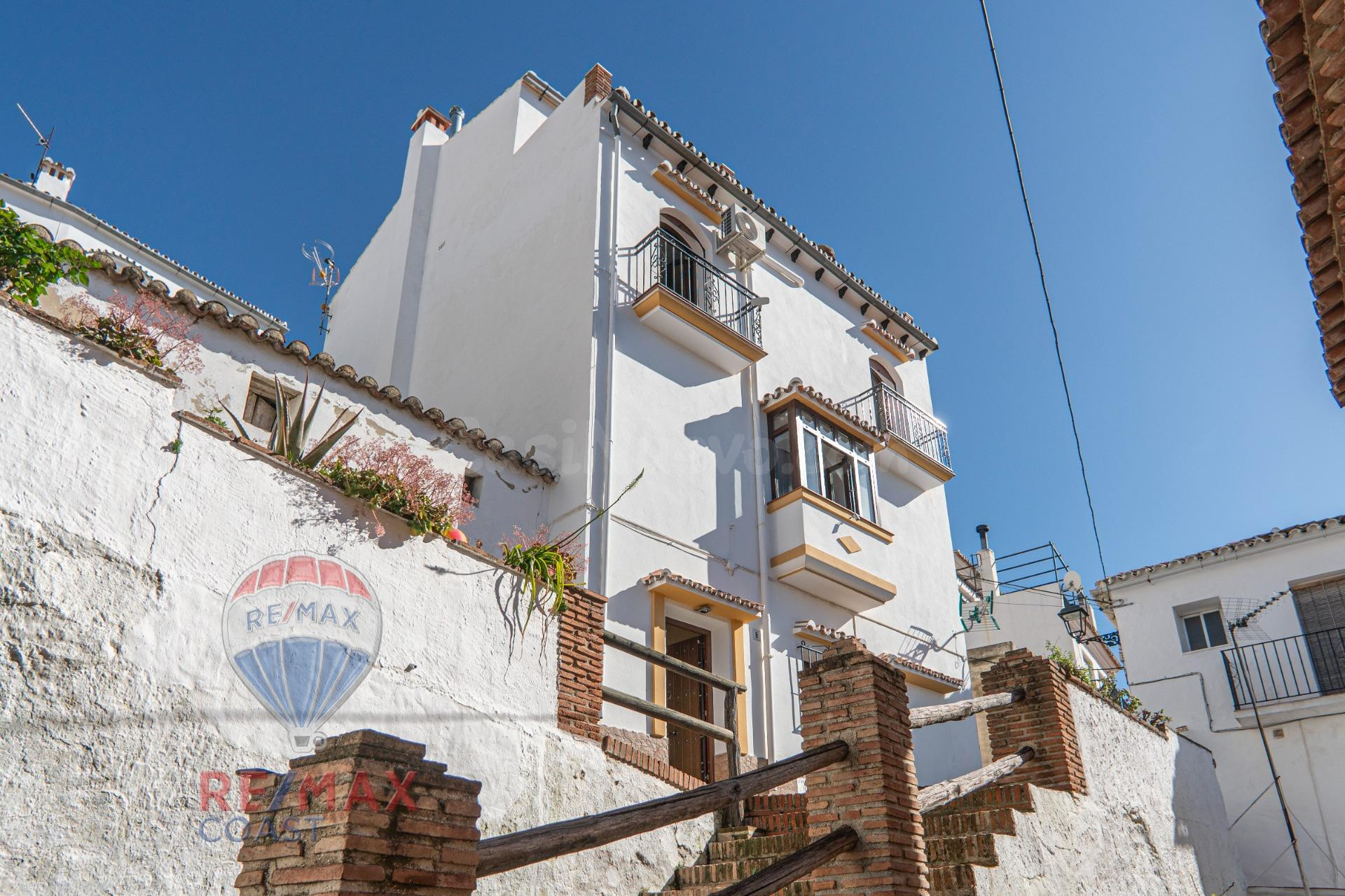 CASA CON ENCANTO EN JUBRIQUE - foto 2