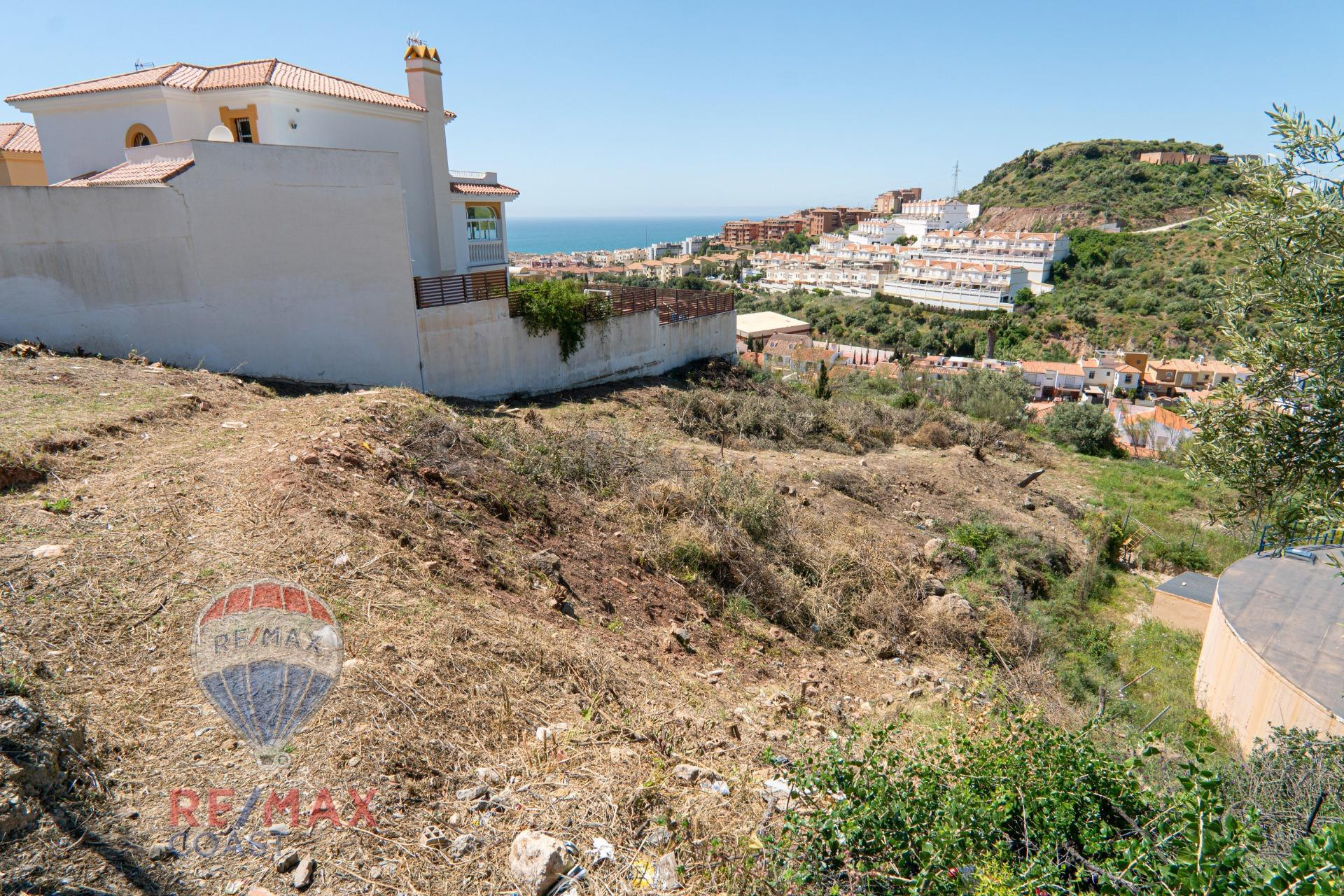 TERRENO URBANO CON VISTAS AL MAR EN PLENO CORAZÓN DE RINCÓN DE LA VICTORIA.