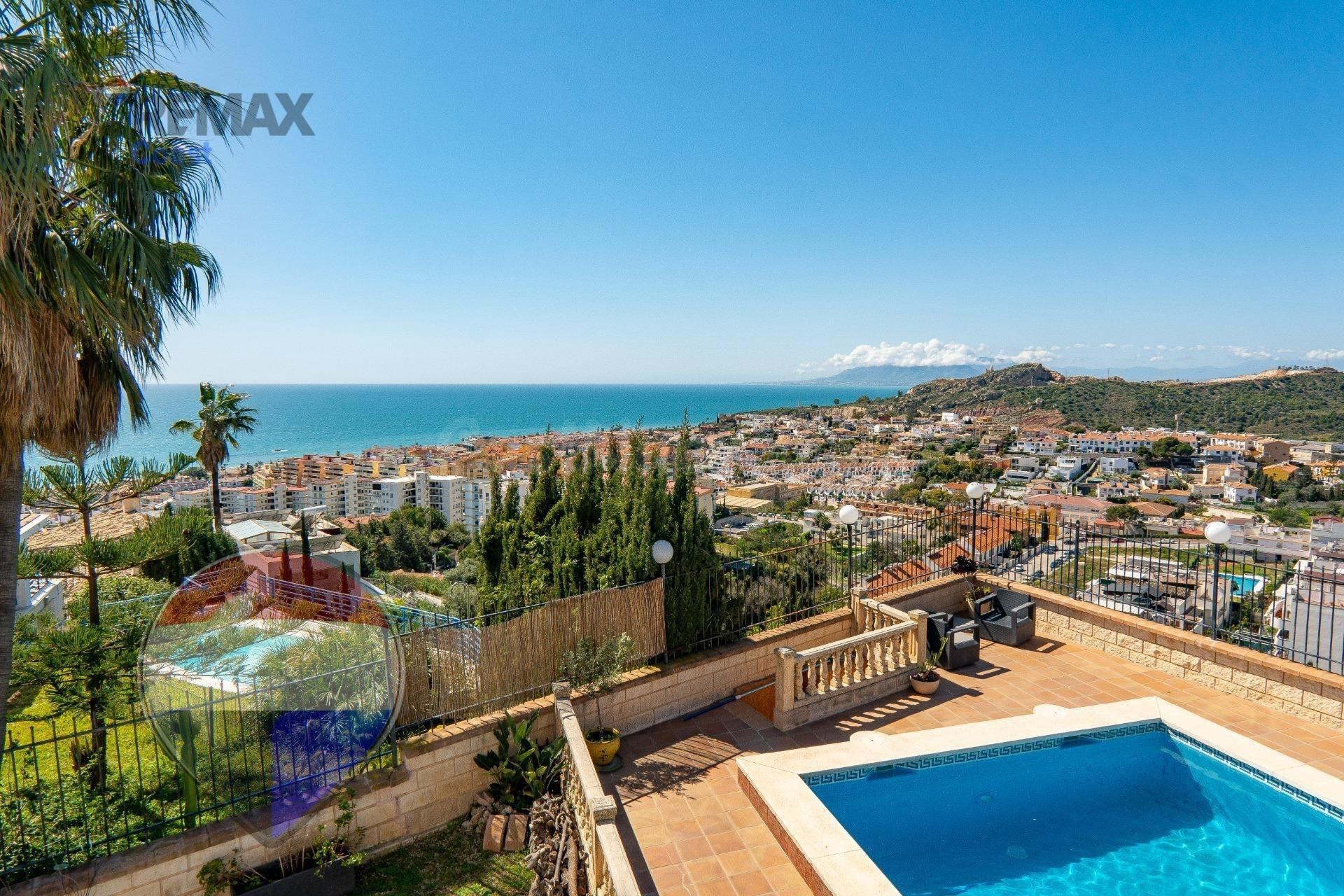 ESPECTACULAR VILLA CON VISTAS PANORÁMICAS EN LA CALA DEL MORAL