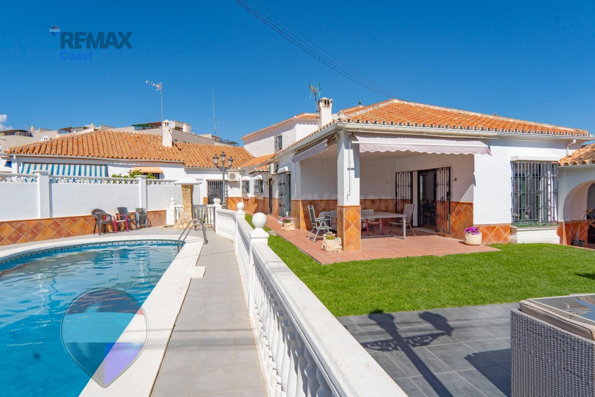 Magnífico chalet con piscina y licencia turística en Rincón de la Victoria