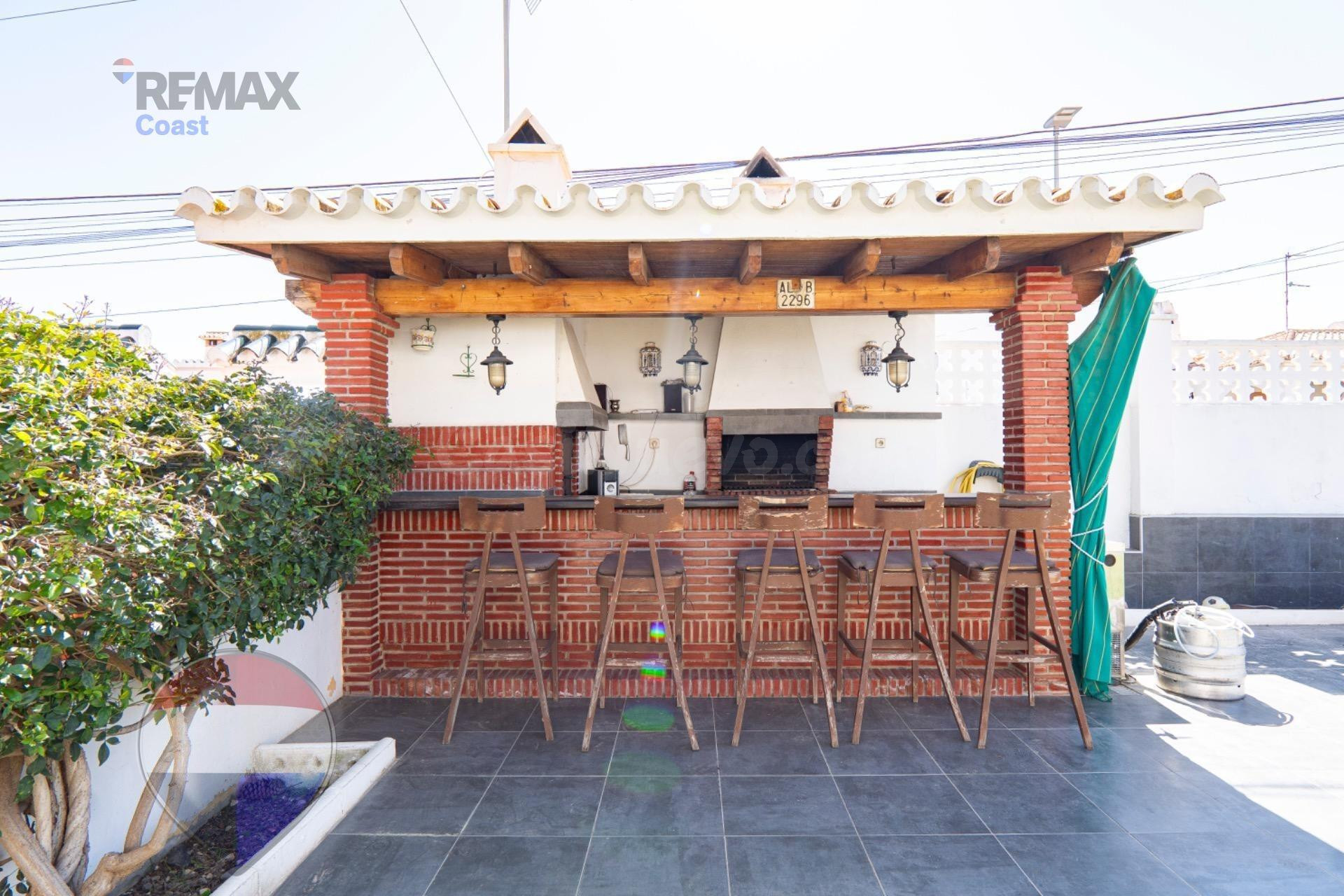 Magnífico chalet con piscina y licencia turística en Rincón  - foto 3