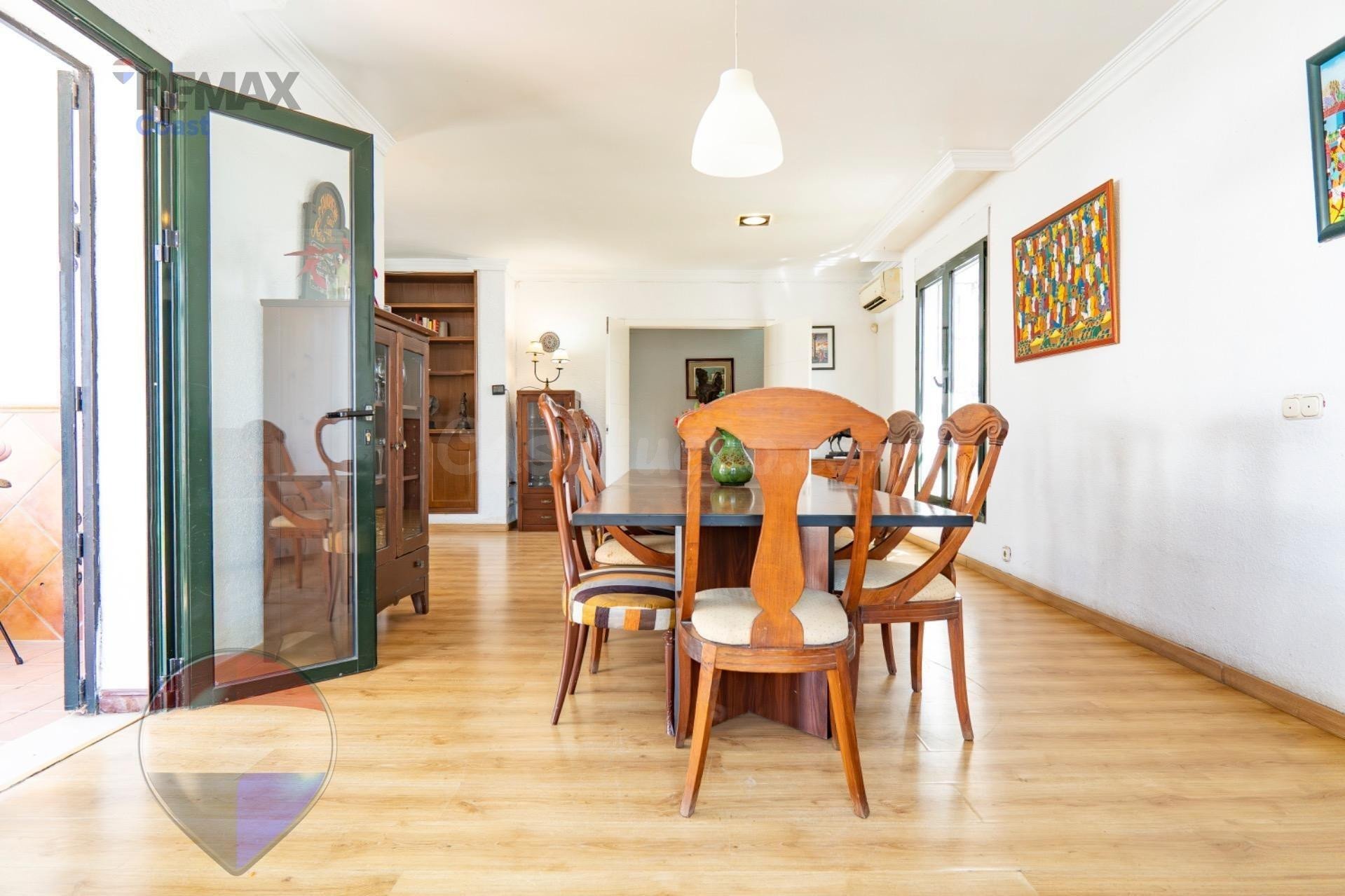 Magnífico chalet con piscina y licencia turística en Rincón  - foto 4