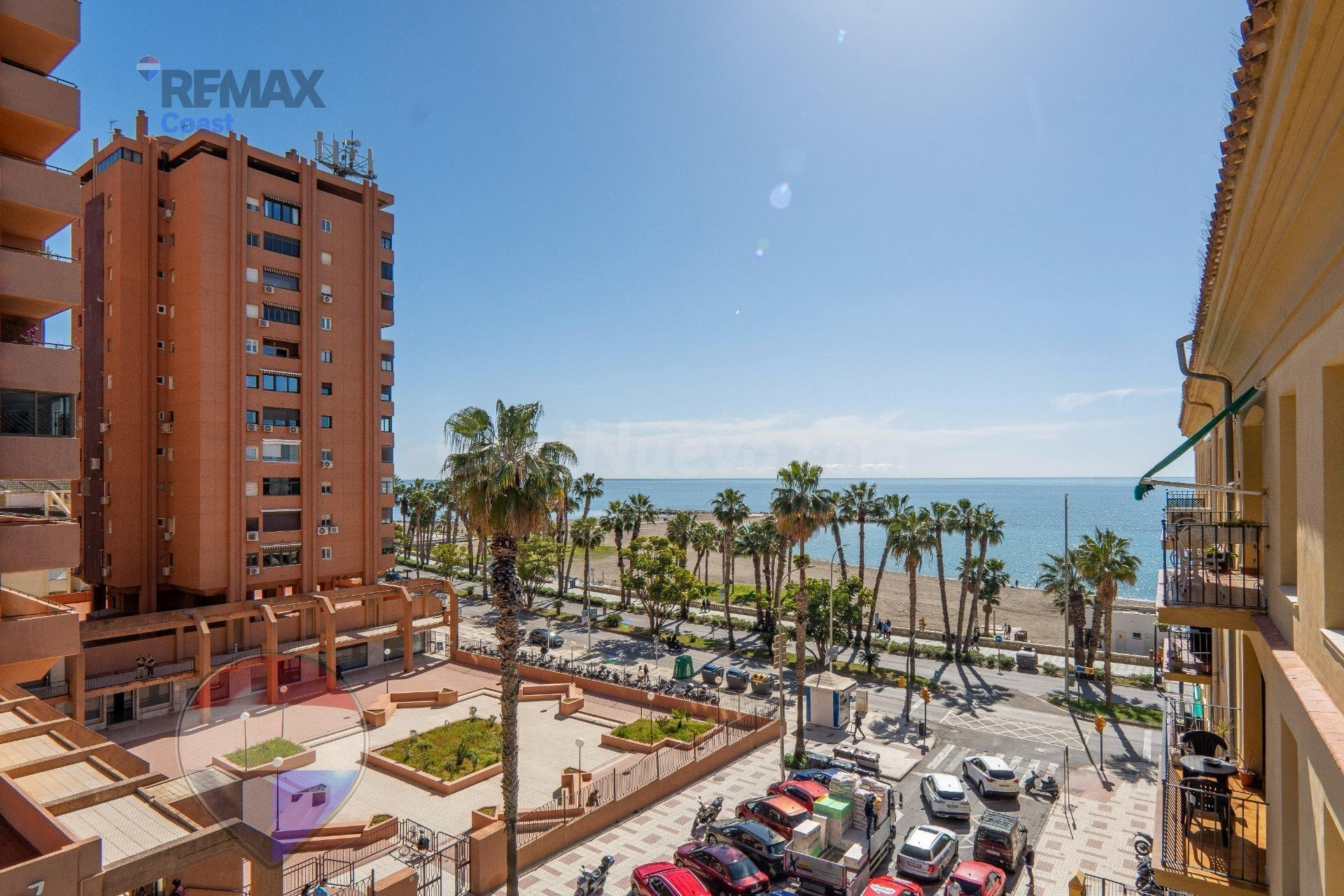 BONITO PISO FRENTE AL MAR CON MARAVILLOSAS VISTAS