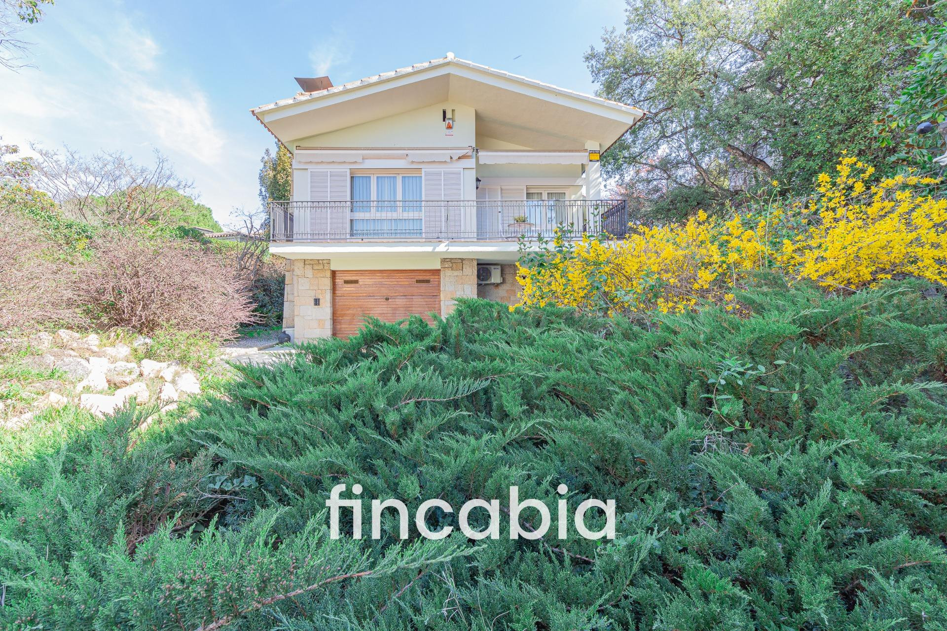 Casa aislada con piscina i jardín en venta en Santa Coloma d - foto 5