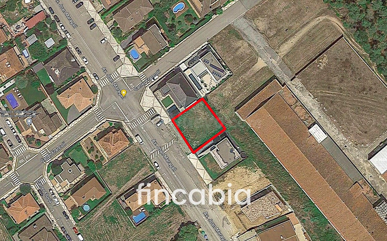 Terreno urbano de 400 m2 en venta en Santa Coloma de Farners.