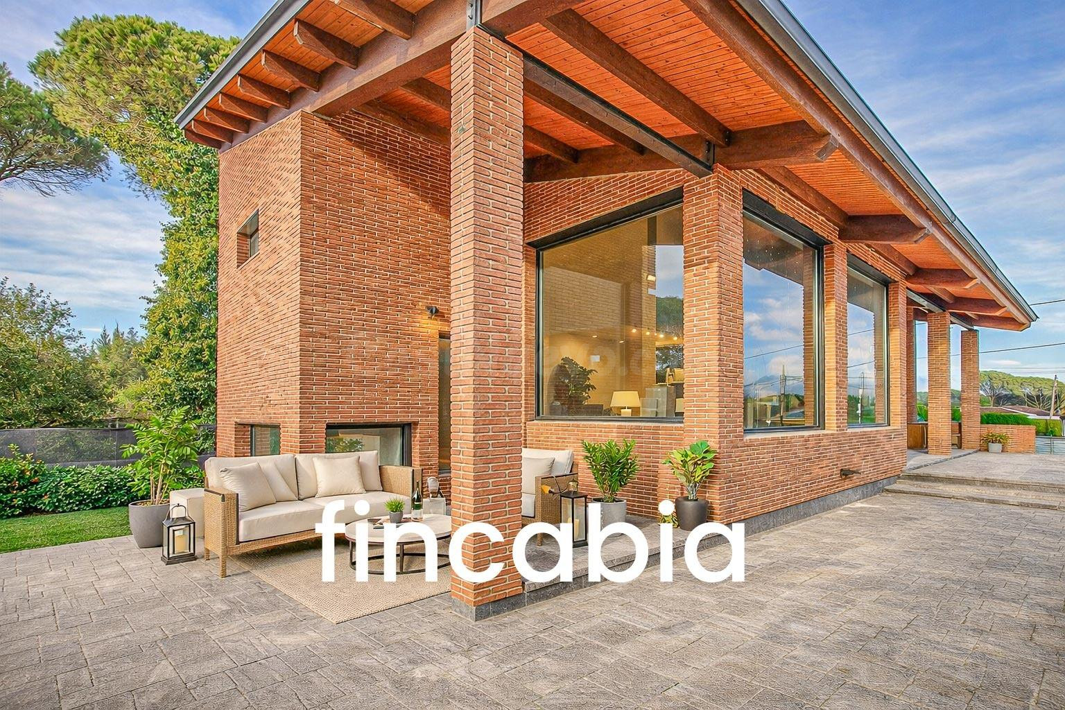 Casa unifamiliar aislada con piscina en venta en Sils: 459 m