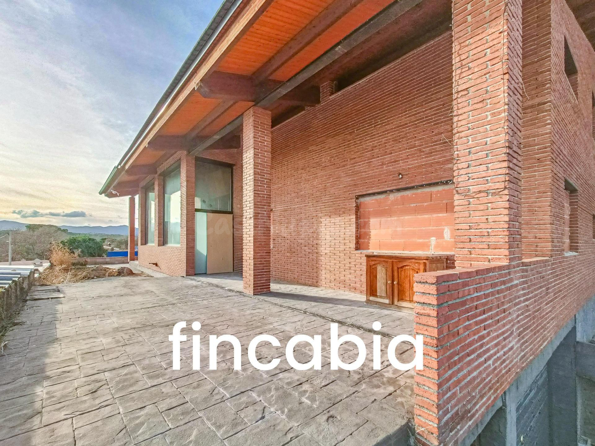 Casa unifamiliar aislada con piscina en venta en Sils: 459 m - foto 4