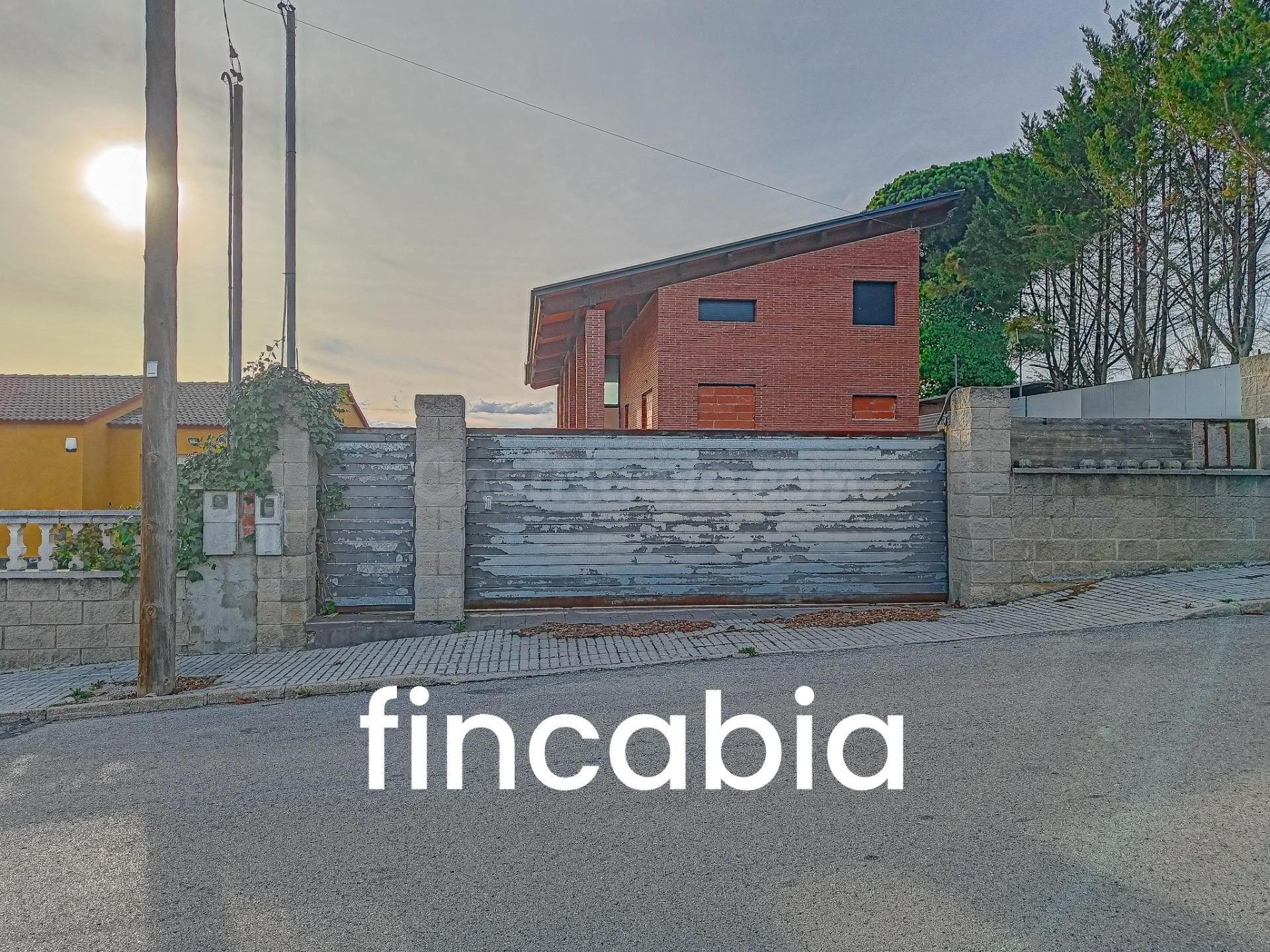 Casa unifamiliar aislada con piscina en venta en Sils: 459 m - foto 5