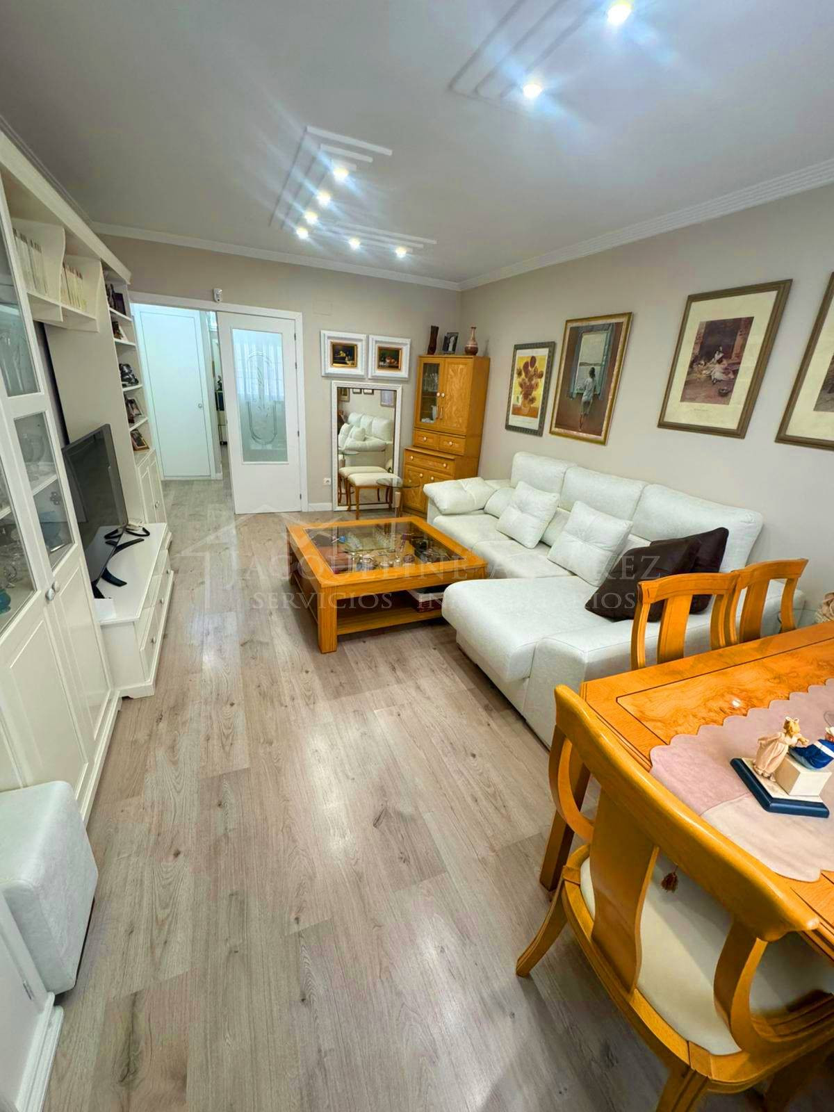 Piso bajo en venta en Lominchar  2 dormitorios | 2 patios | 