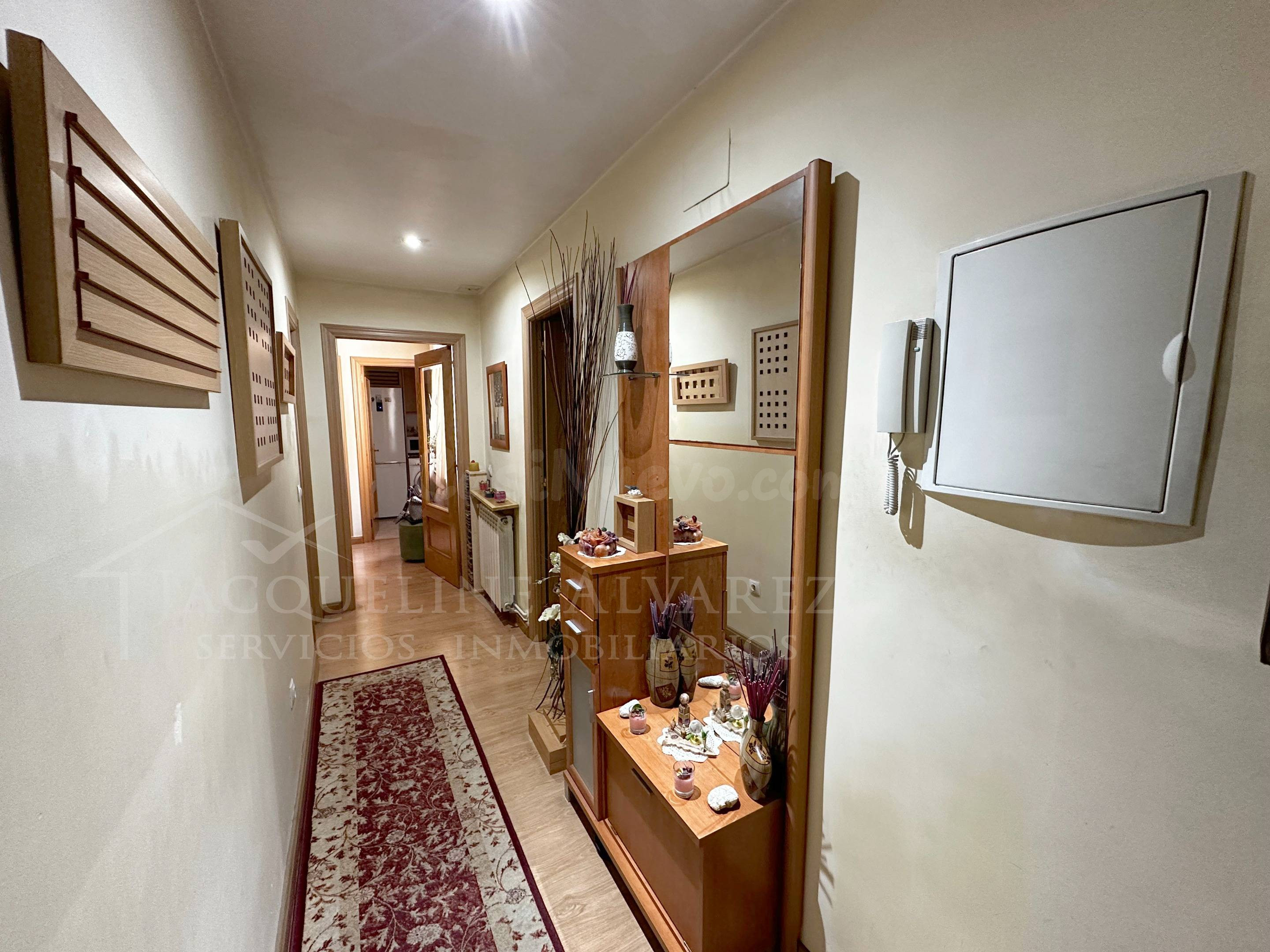 ¡Gran oportunidad en el centro de Yeles! Coqueto apartamento con 2 plazas de garaje y trastero