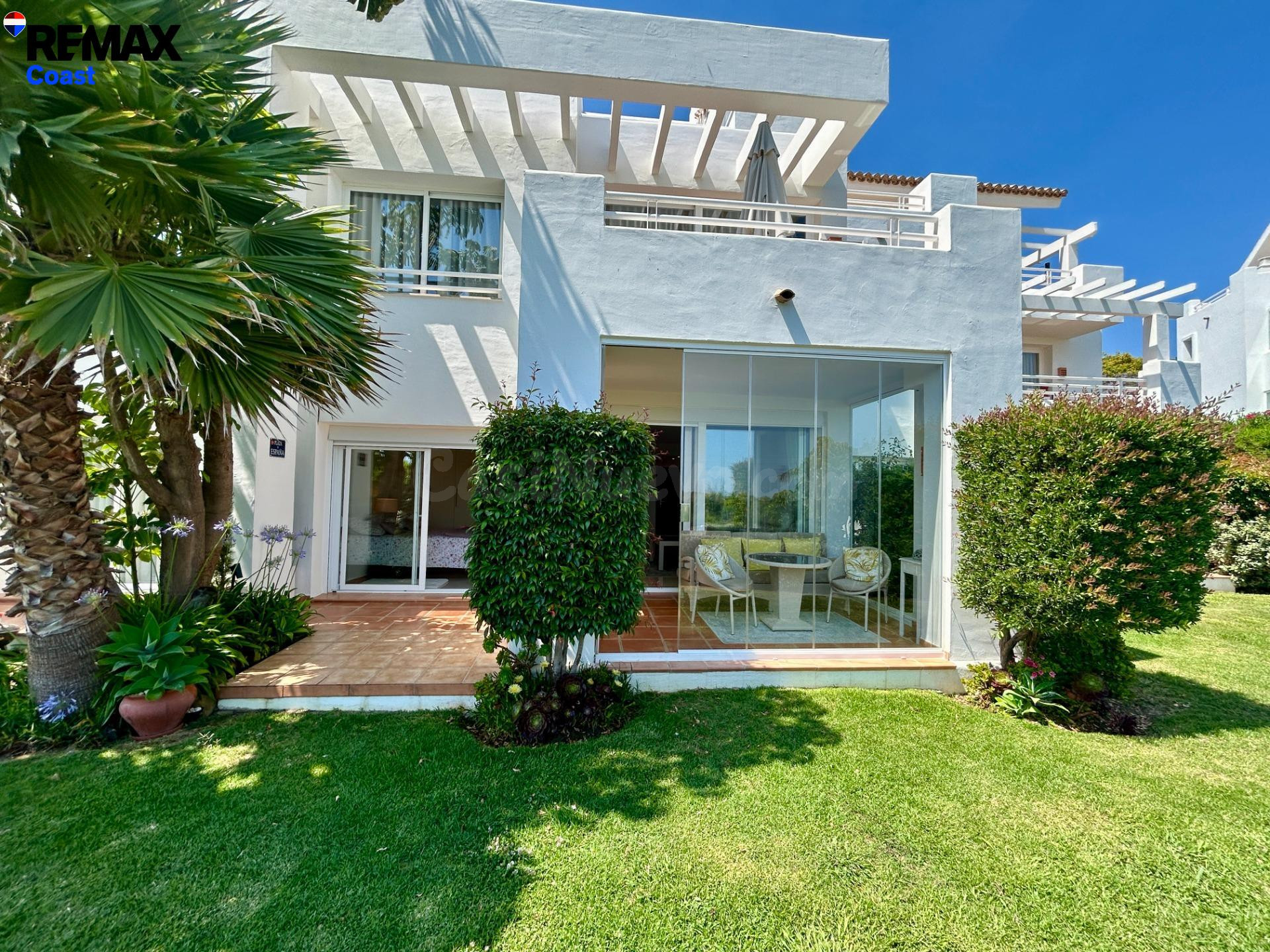 Apartamento en Alcazaba Lagoon con acceso a la Mayor Laguna Cristalina de Europa