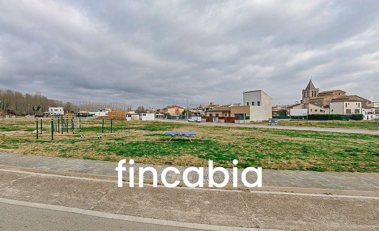 Terreny urbà en venda a Riudarenes – Solar edificable a Can Campà 40.