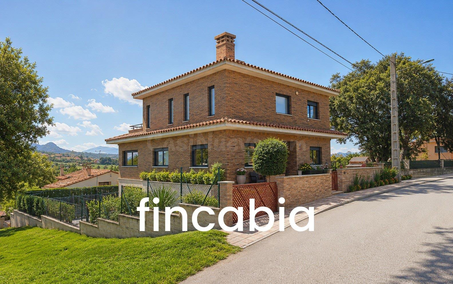 Casa en venta en Maçanet de la Selva con jardín, piscina pri