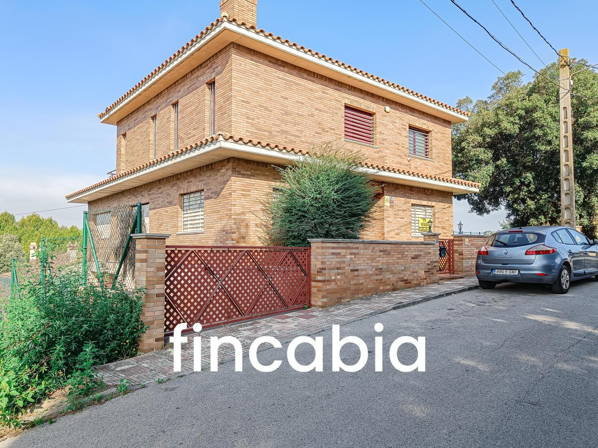 Casa en venta en Maçanet de la Selva con jardín, piscina pri - foto 2