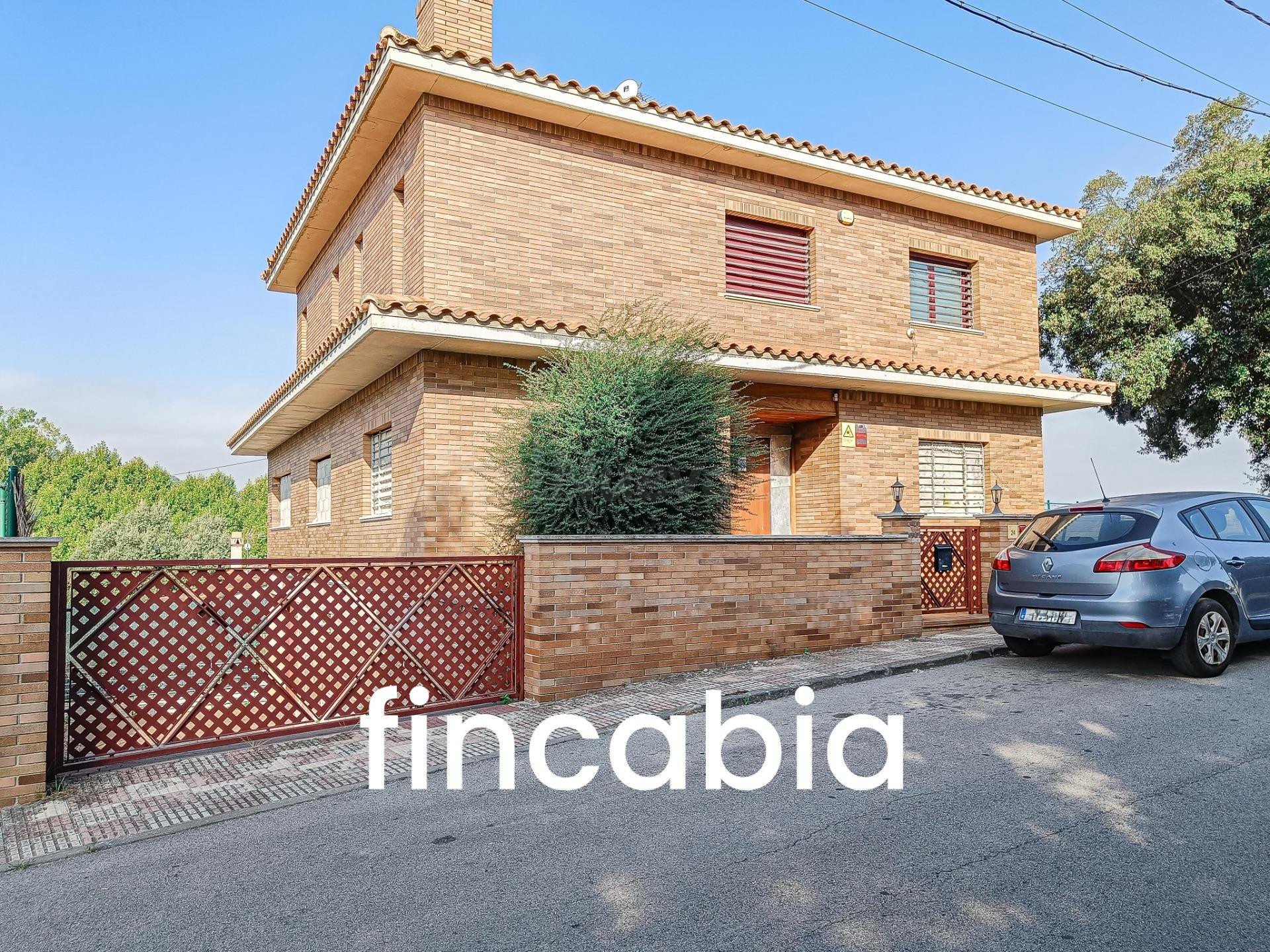 Casa en venta en Maçanet de la Selva con jardín, piscina pri - foto 4