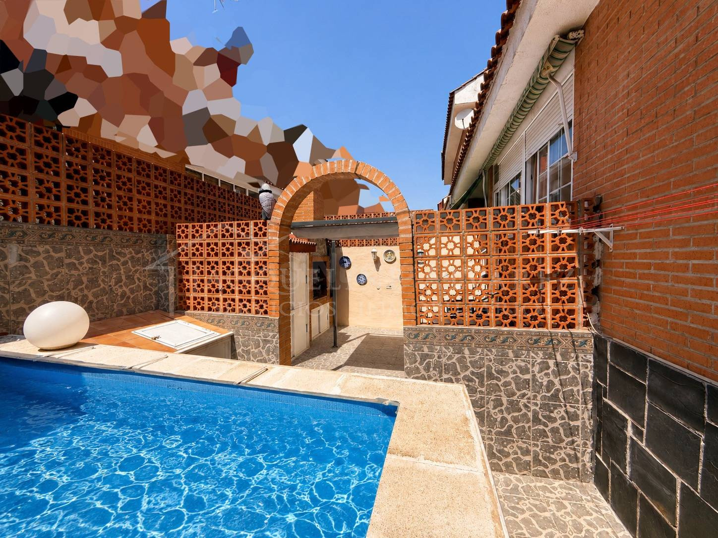 ESPECTACULAR ADOSADO DE 241 M2 CON PISCINA PRIVADA, 6 habitaciones, GARAJE DOBLE Y BUHARDILLA