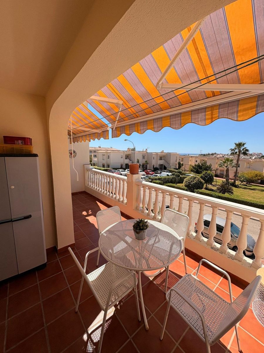 Moderno Apartamento en Torrox Park con Piscina y Terraza