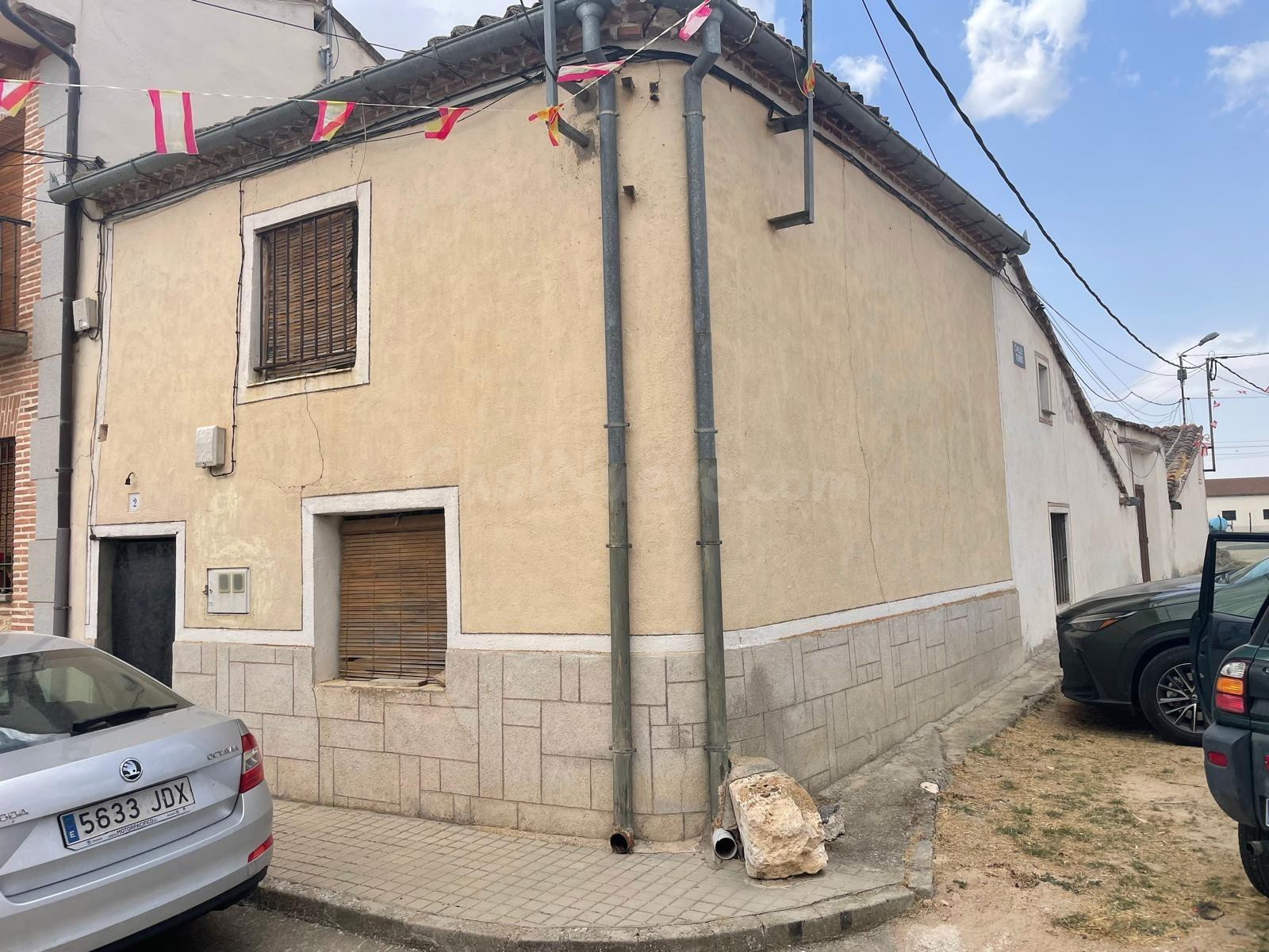 CASA EN EL PUEBLO DE BERCIAL