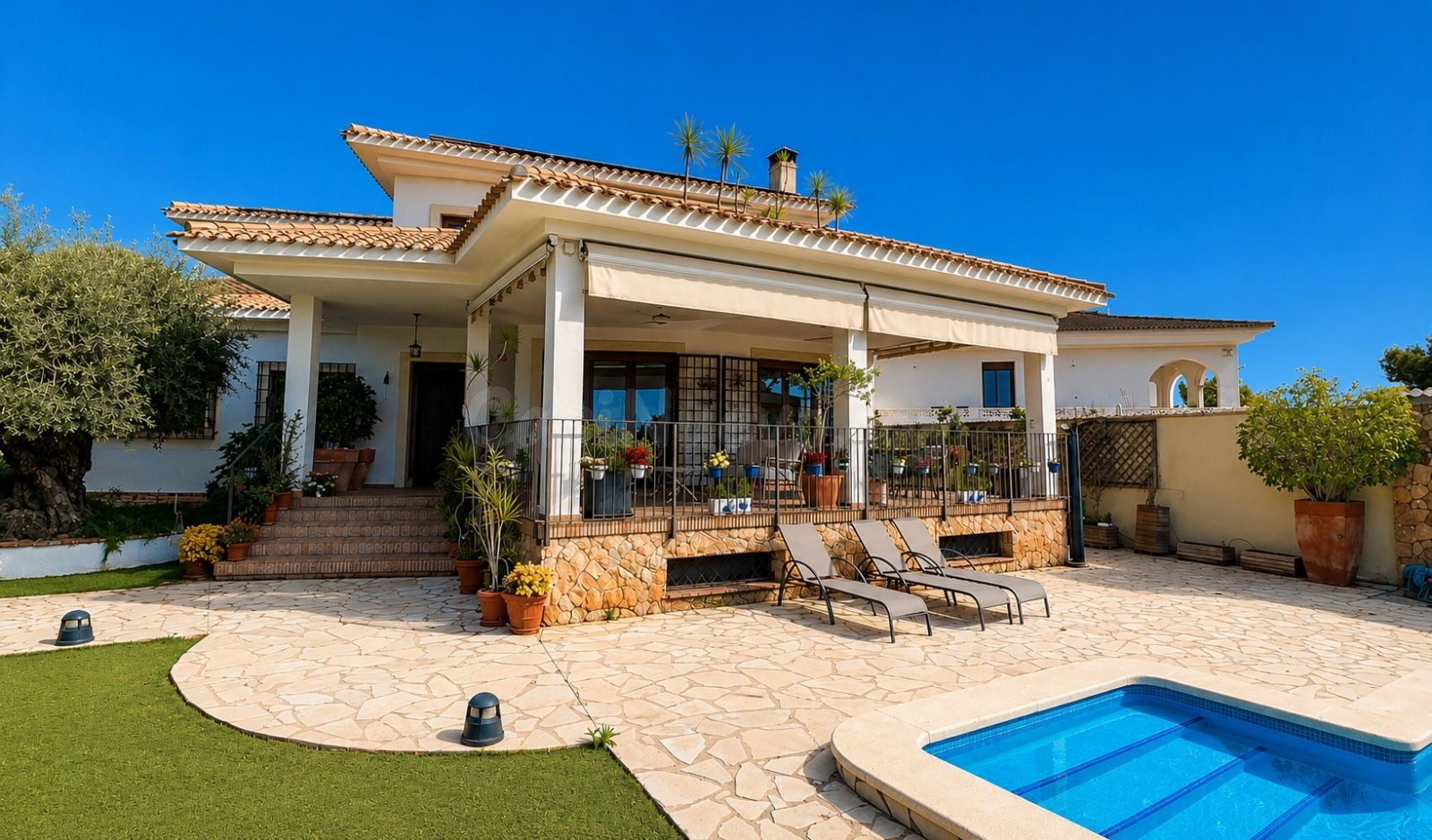 Villa 7 habitaciones 450m² en venta - Campoamor