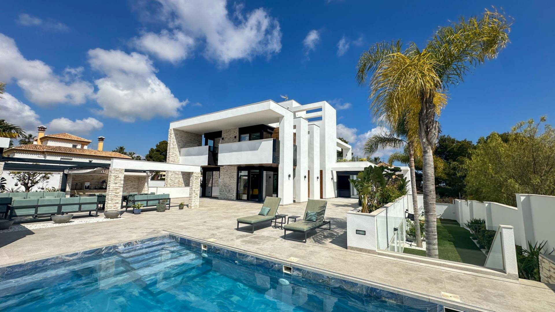Villa 4 habitaciones 527m² en venta - Villamartín-Las Filipinas