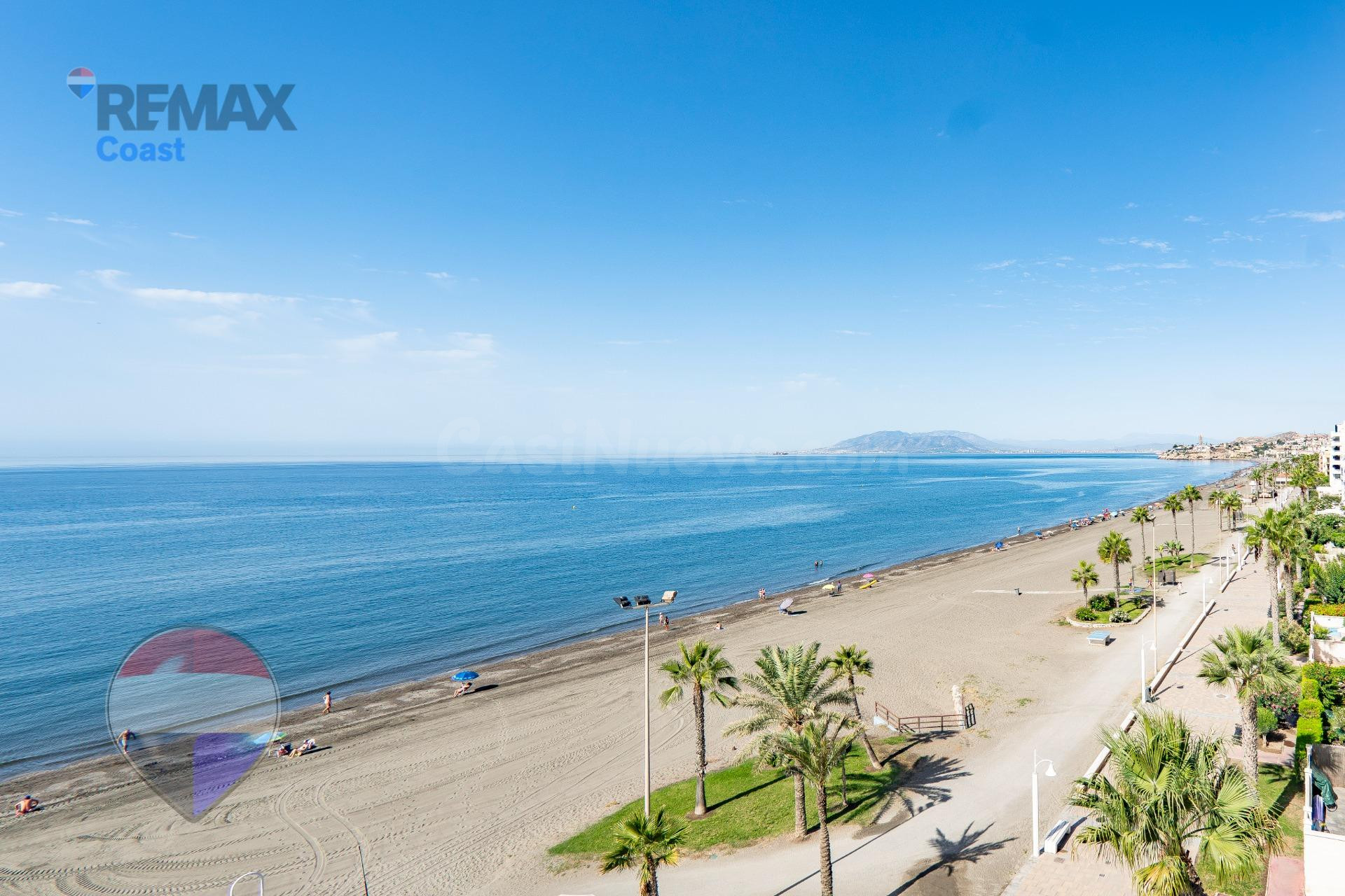 ¡VIVE FRENTE AL MAR! ESPECTACULAR PISO EN ALQUILER DE TEMPORADA EN RINCÓN DE LA VICTORIA