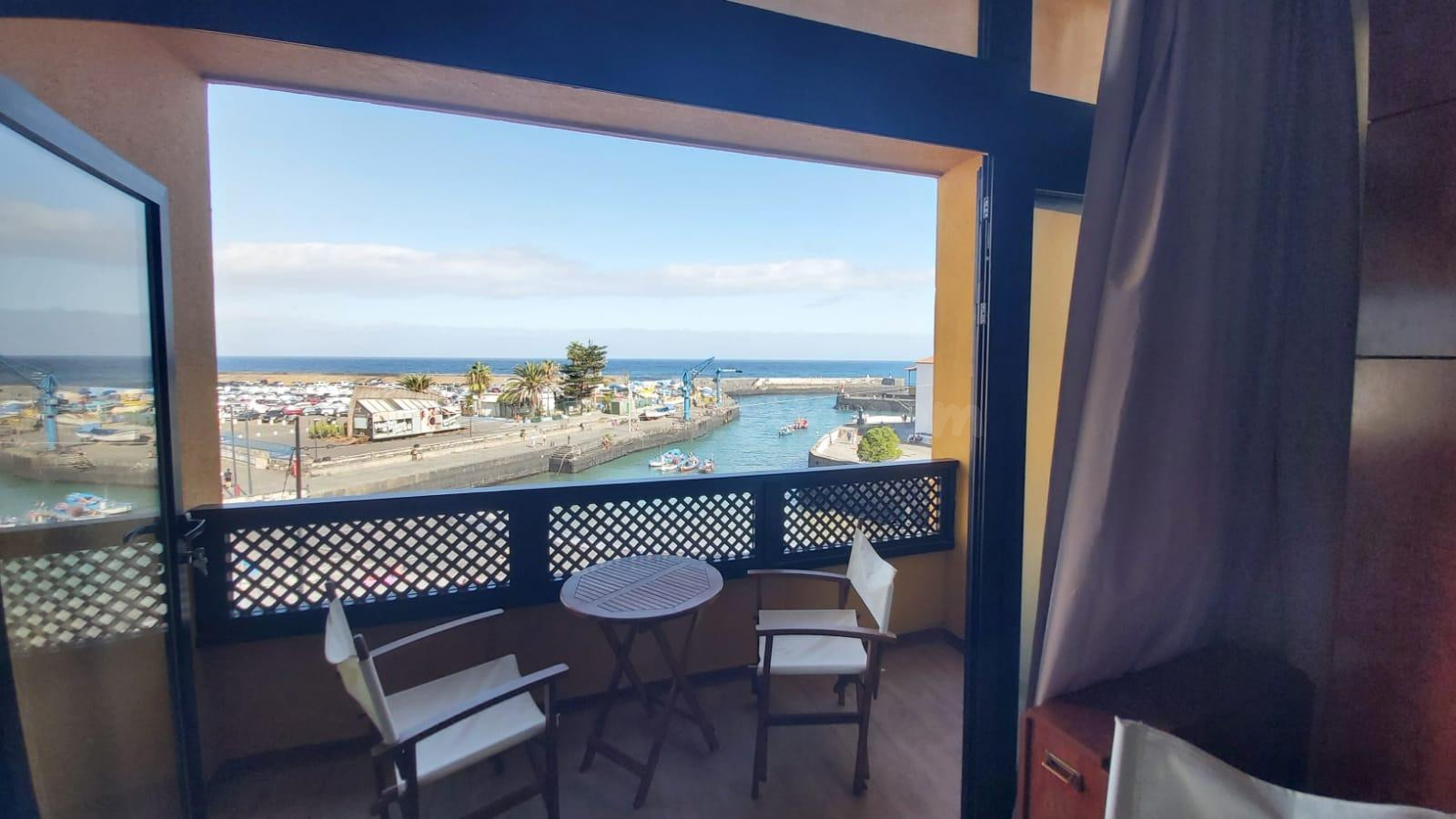Se alquila estudio con vistas al mar en primera línea de pla - foto 3