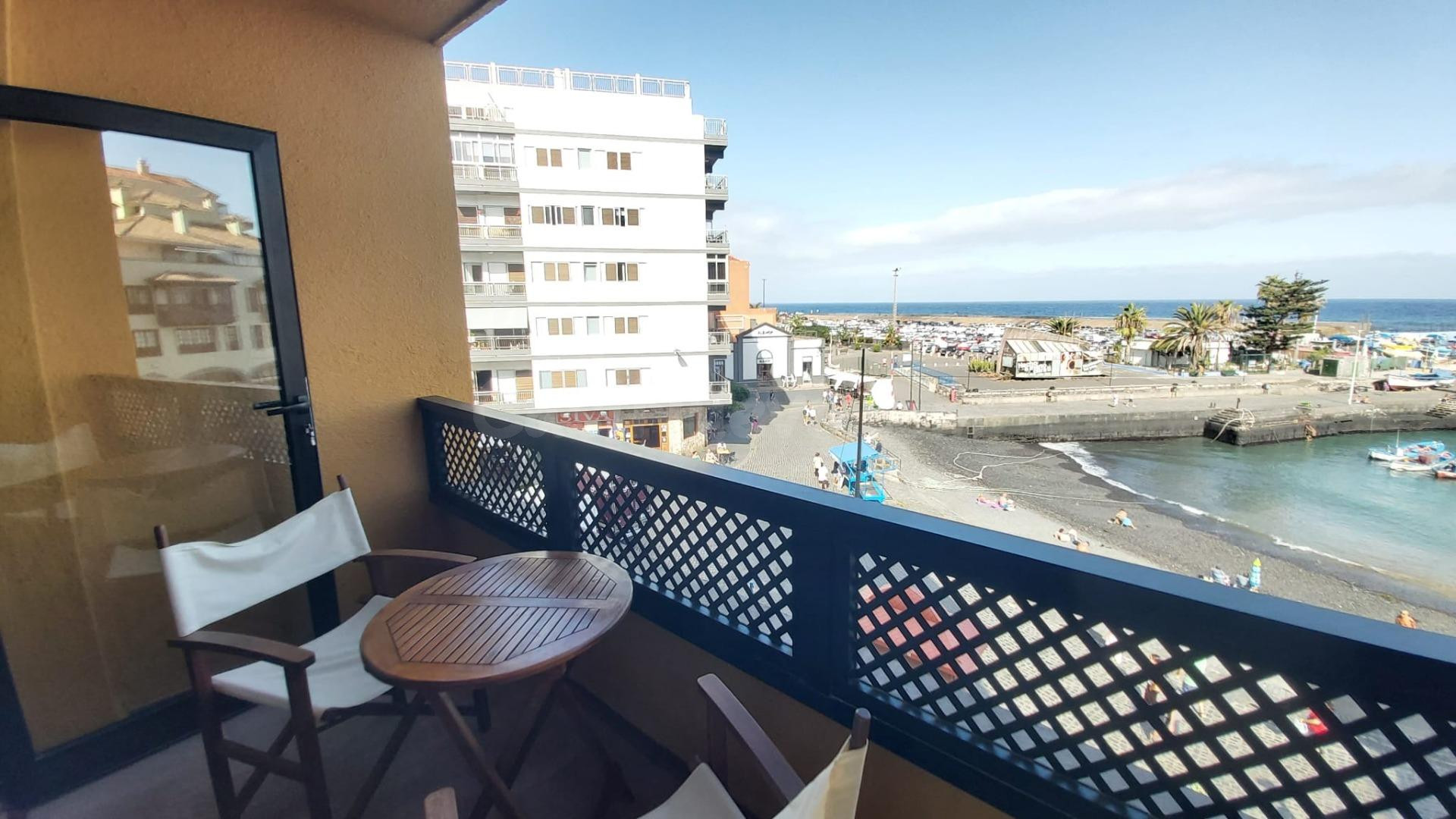 Se alquila estudio con vistas al mar en primera línea de pla - foto 5