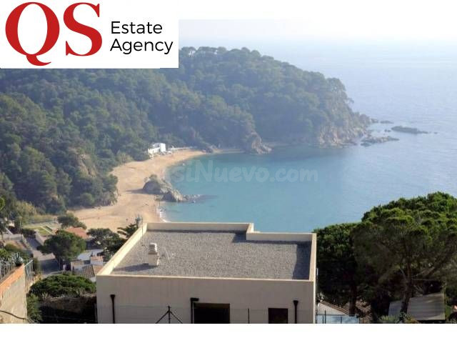 Villa con vistas al mar en urbanización Cala Canyelles, Lloret de Mar