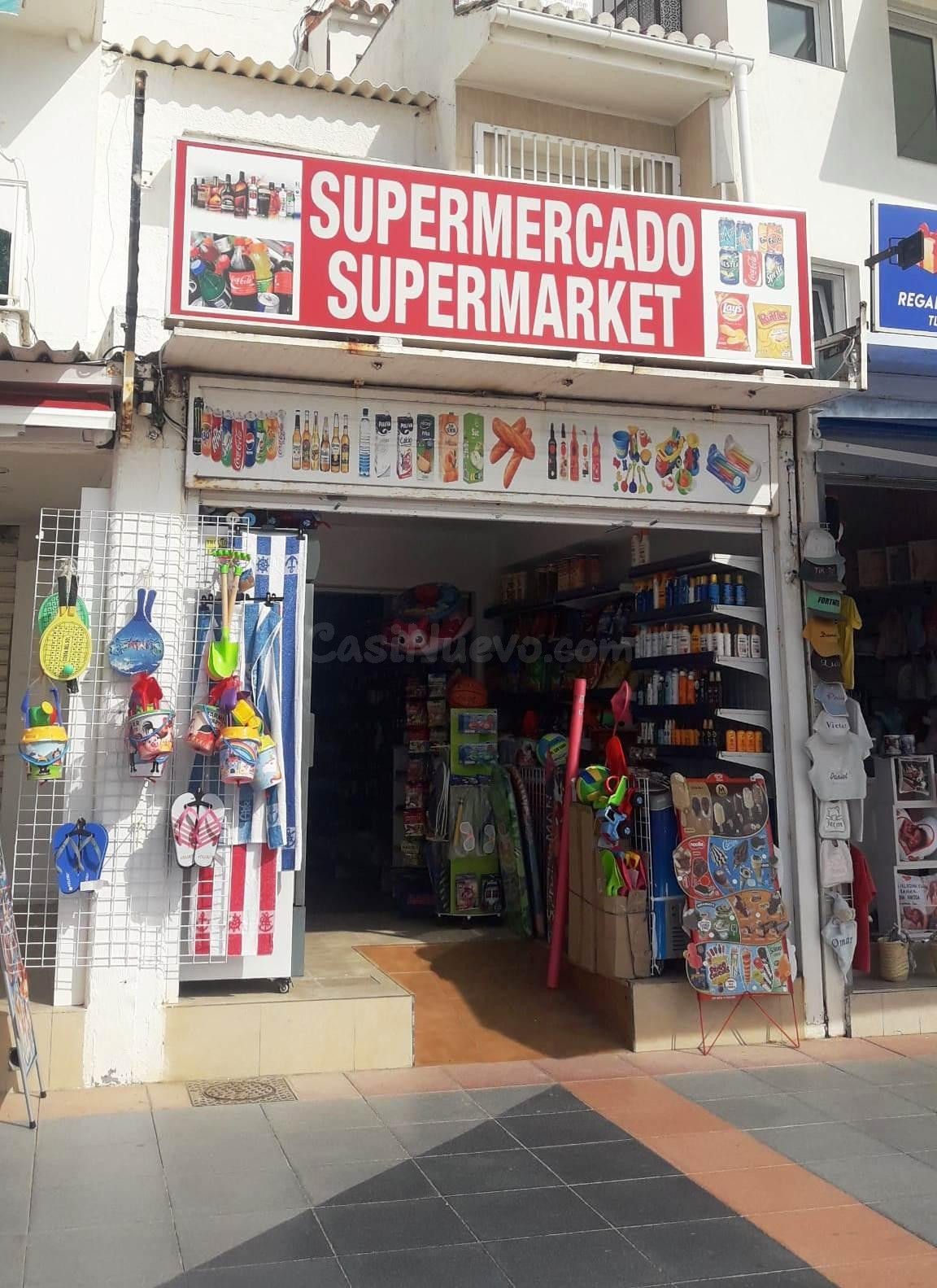 LOCAL SOBRE PASEO MARITIMO EN LA CARIHUELA TORREMOLINOS