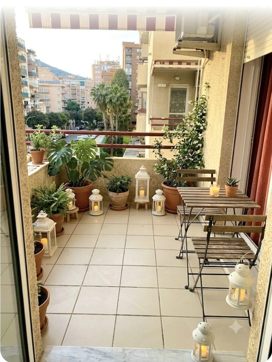 AMPLIO PISO SEMINUEVO EN PLENO CENTRO DE TORREMOLINOS