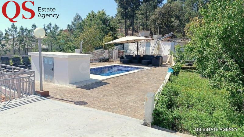 Chalet con piscina en la urbanización Can Fornaca, Riudarene - foto 2