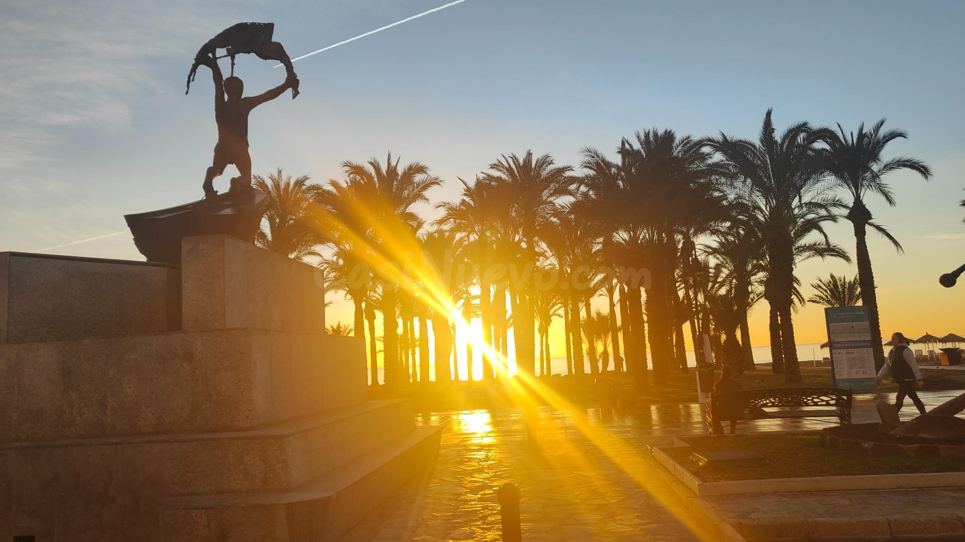 ¡OPORTUNIDAD EN LA CARIHUELA! Plaza de garaje en segunda línea de playa