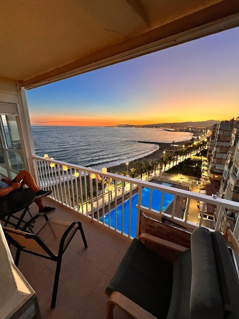 Espectacular apartamento frontal al mar Algarrobo Costa