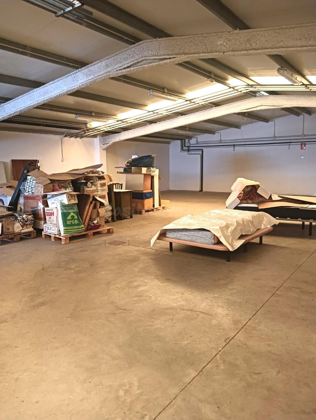 Nave industrial en venta o alquiler en el Polígono Menajar