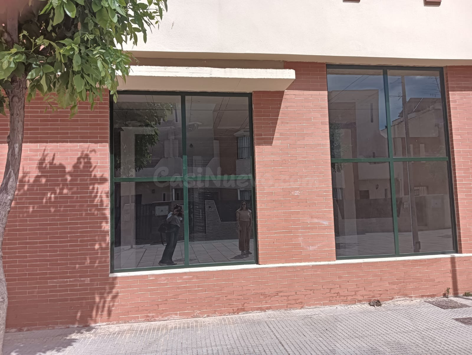ALQUILER DE LOCALES COMERCIALES EN SAN JUAN DEL PUERTO - foto 2