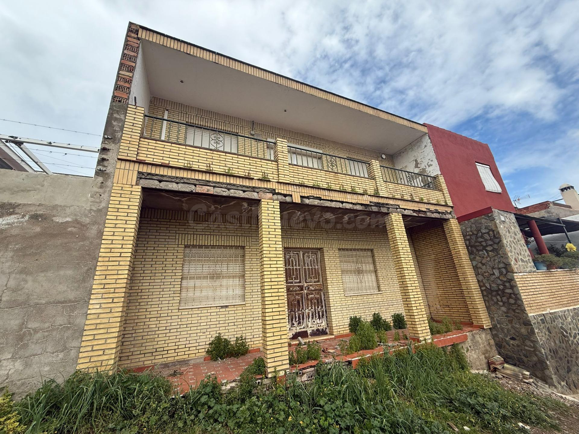 INVERSIÓN O GRAN VIVIENDA EN LAS PAJANOSAS – 241 m2, 4 habitaciones, GRAN TERRAZA Y 2 CALLES |