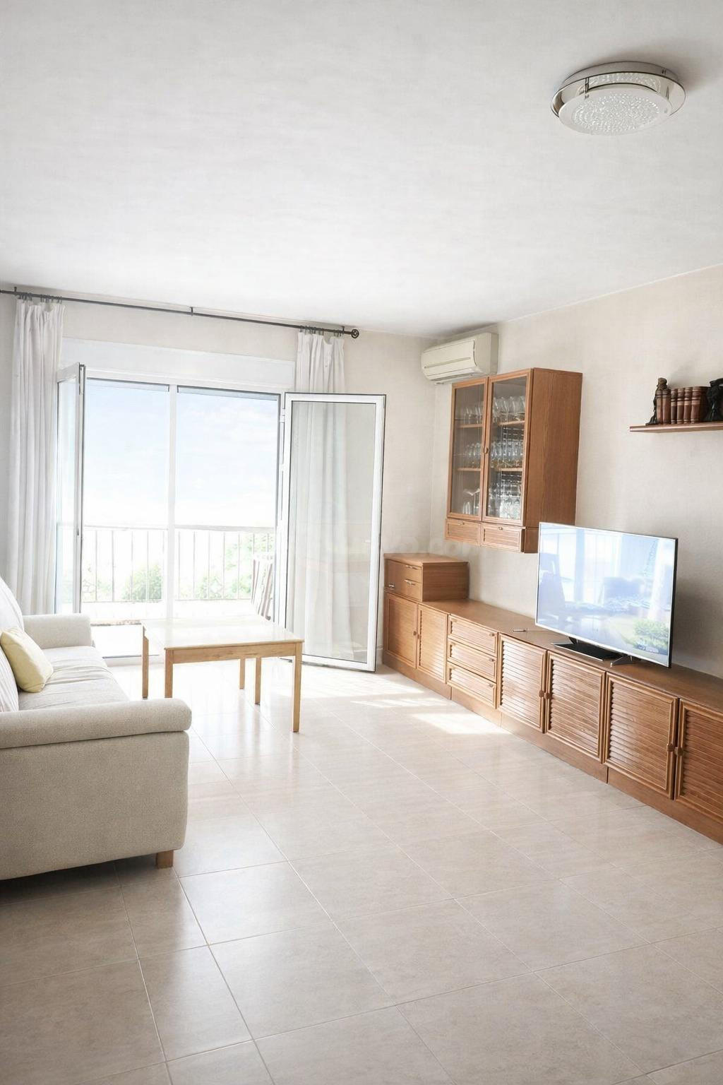 PISO EN VENTA–PLAZA DEL AYUNTAMIENTO (PUEBLO)