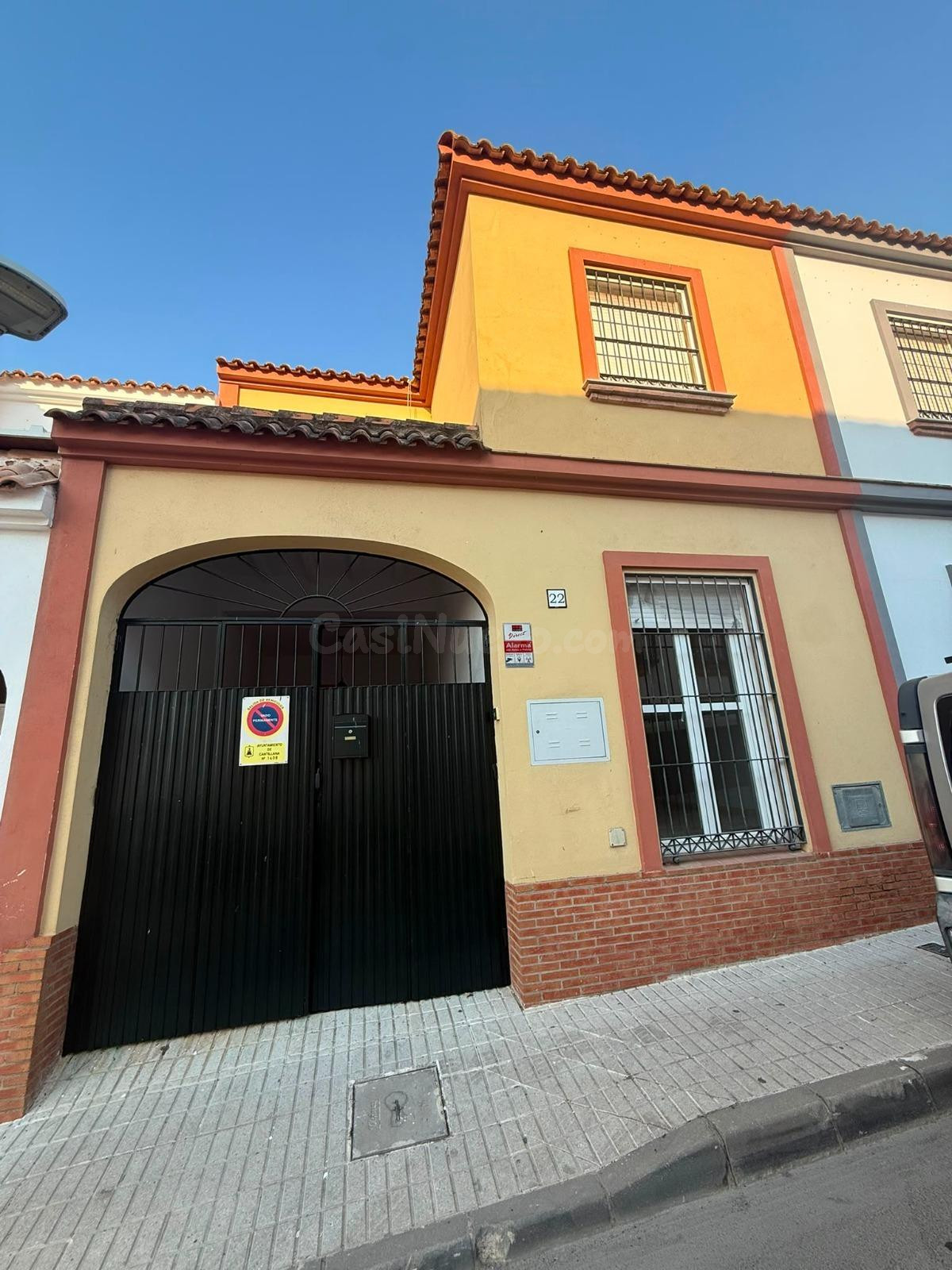 ¡VIVIENDA ADOSADA EN CANTILLANA CON TODO LO QUE NECESITAS!