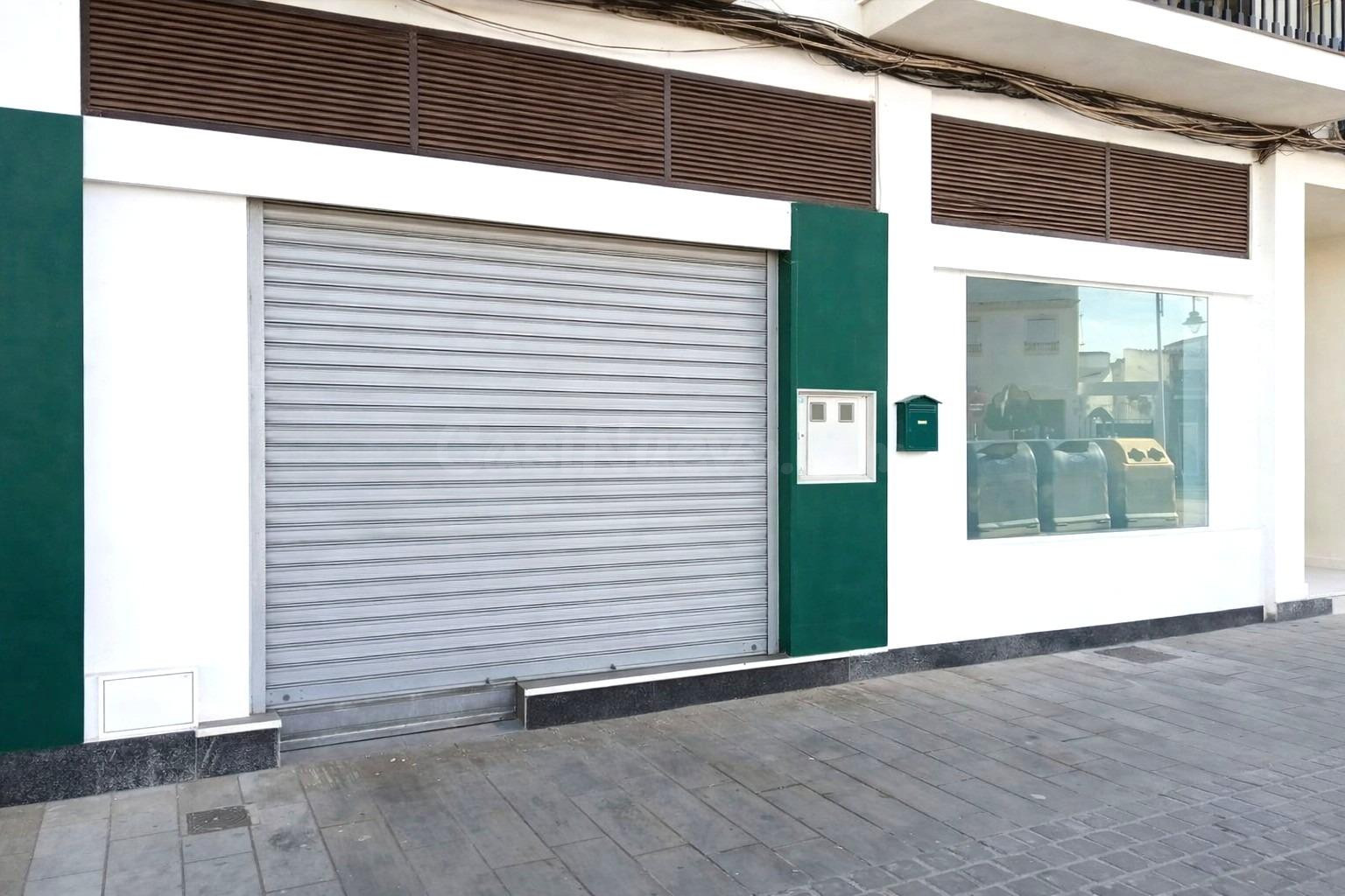 SE VENDE AMPLIO LOCAL COMERCIAL